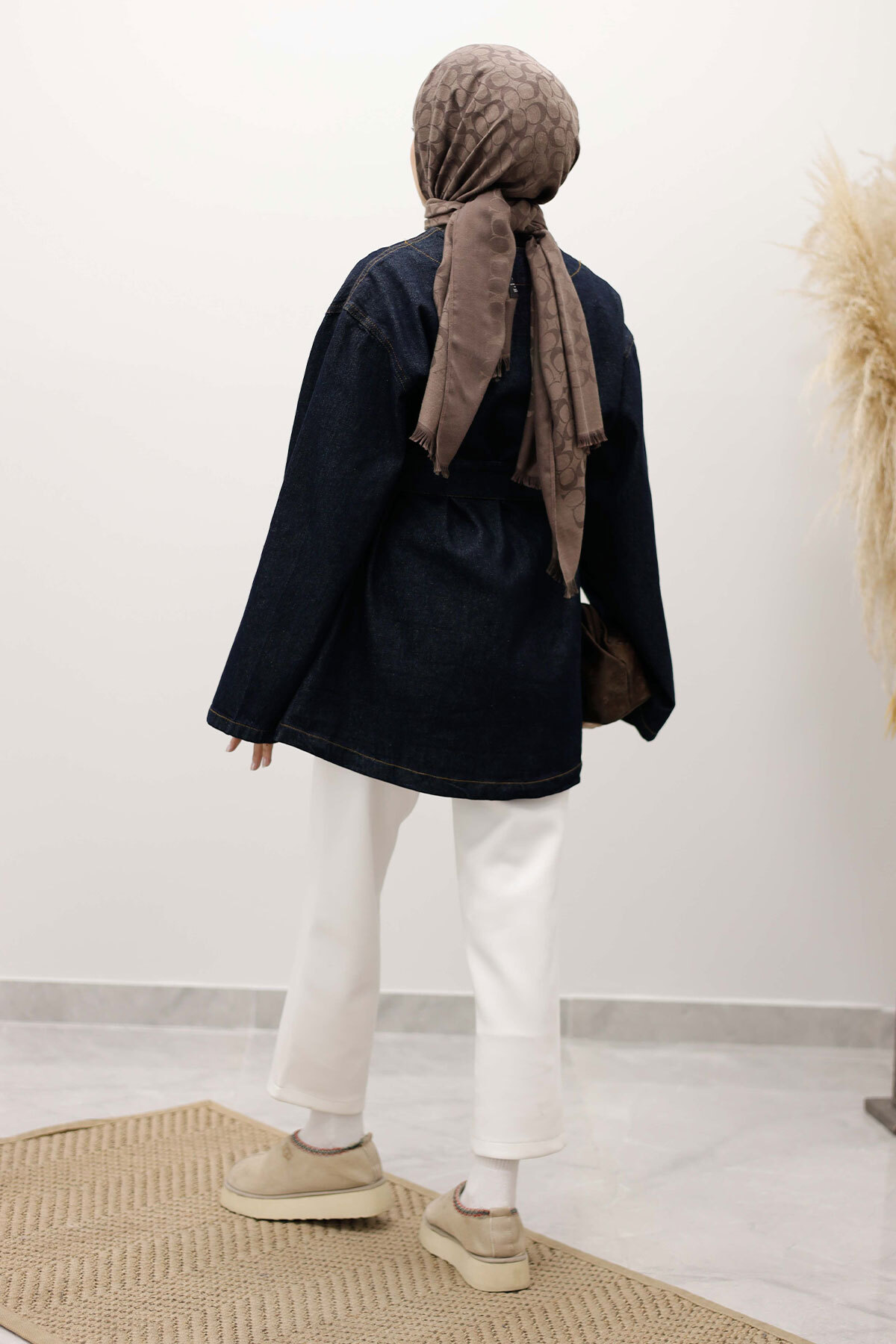 Tesettür Dünyası  Kemerli Kot Ceket TSD250251 Koyu Mavi - Görsel 6