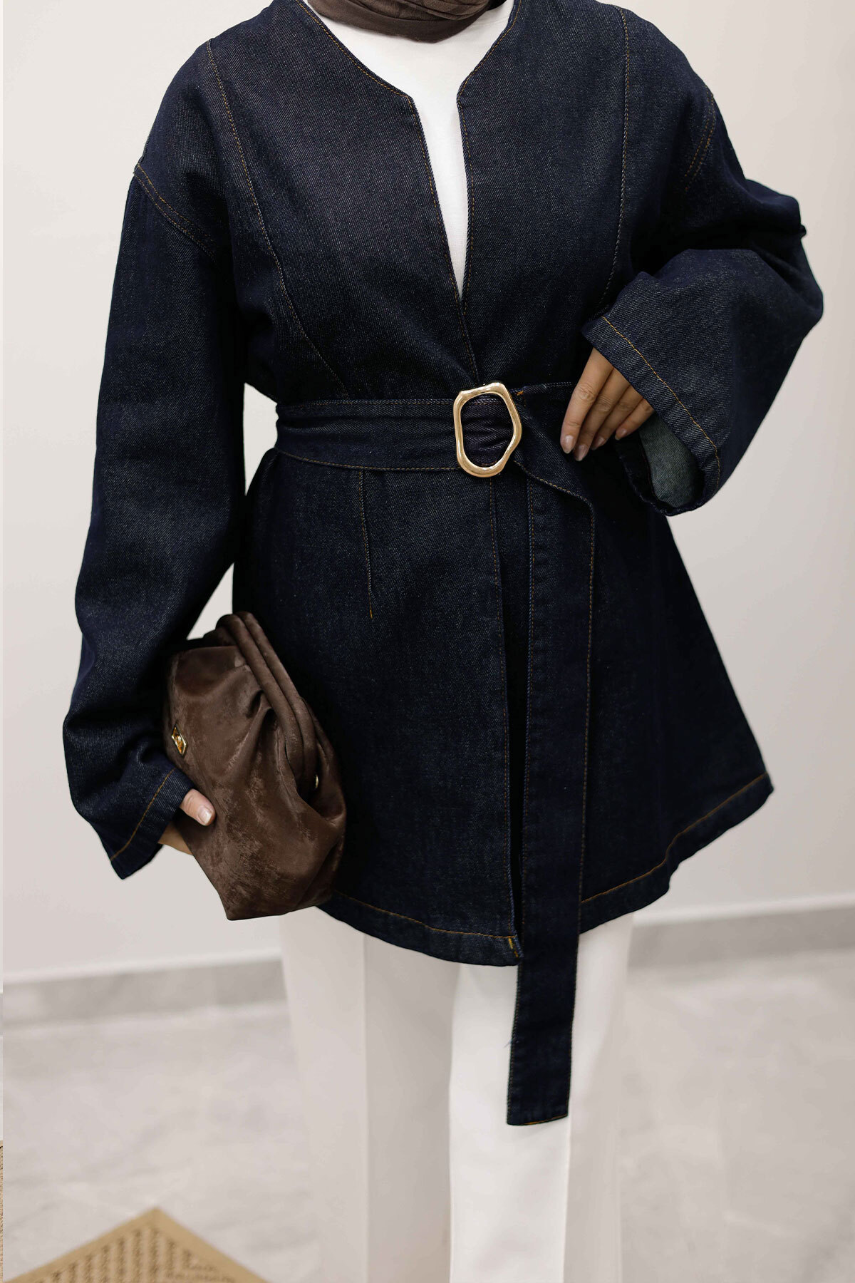 Tesettür Dünyası  Kemerli Kot Ceket TSD250251 Koyu Mavi - Görsel 4