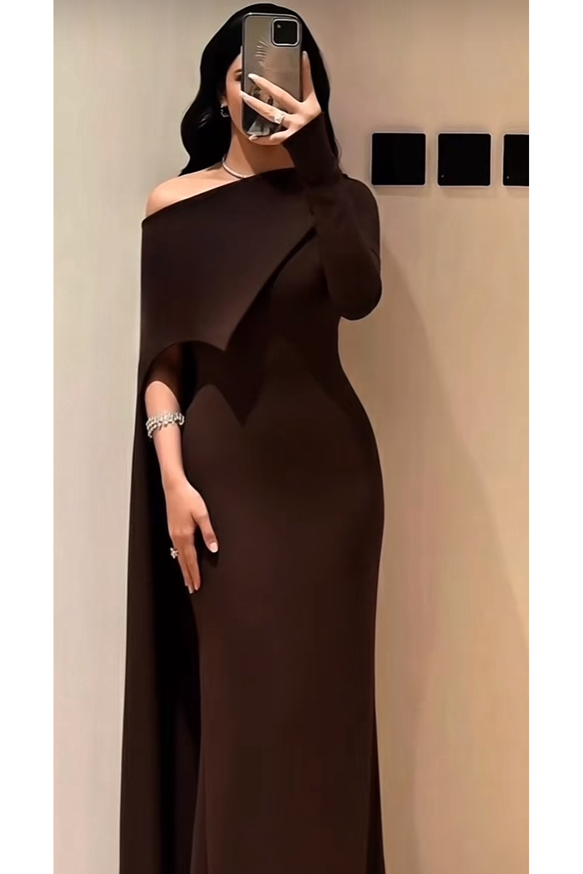 فستان باربي ناعم لون بني