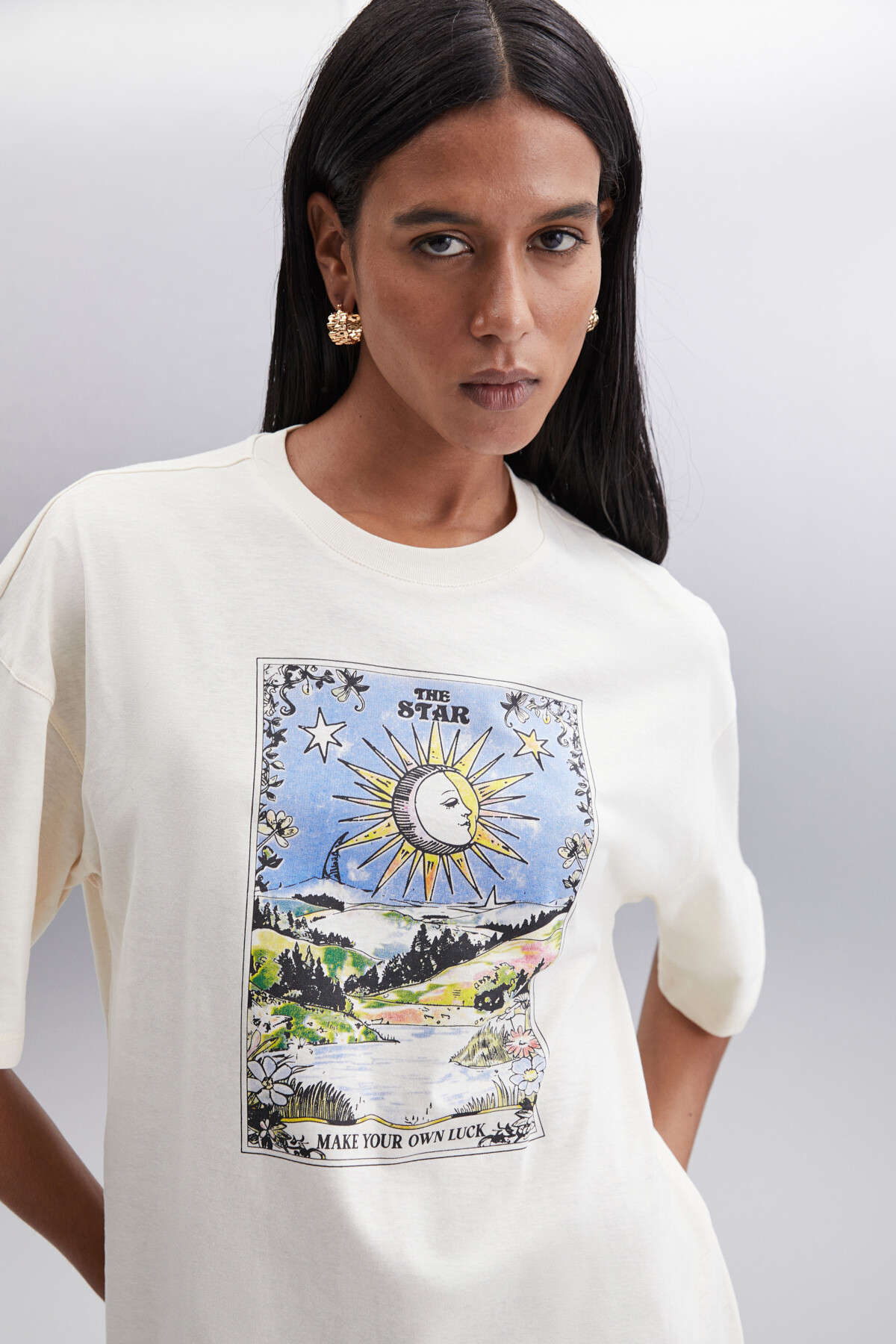 ETHIQUET  ENYA Kadın Baskı Detaylı Oversize Fit Bol Kesim Bisiklet Yakalı %100 Organik Pamuklu Vanilya T-Shirt - Görsel 4