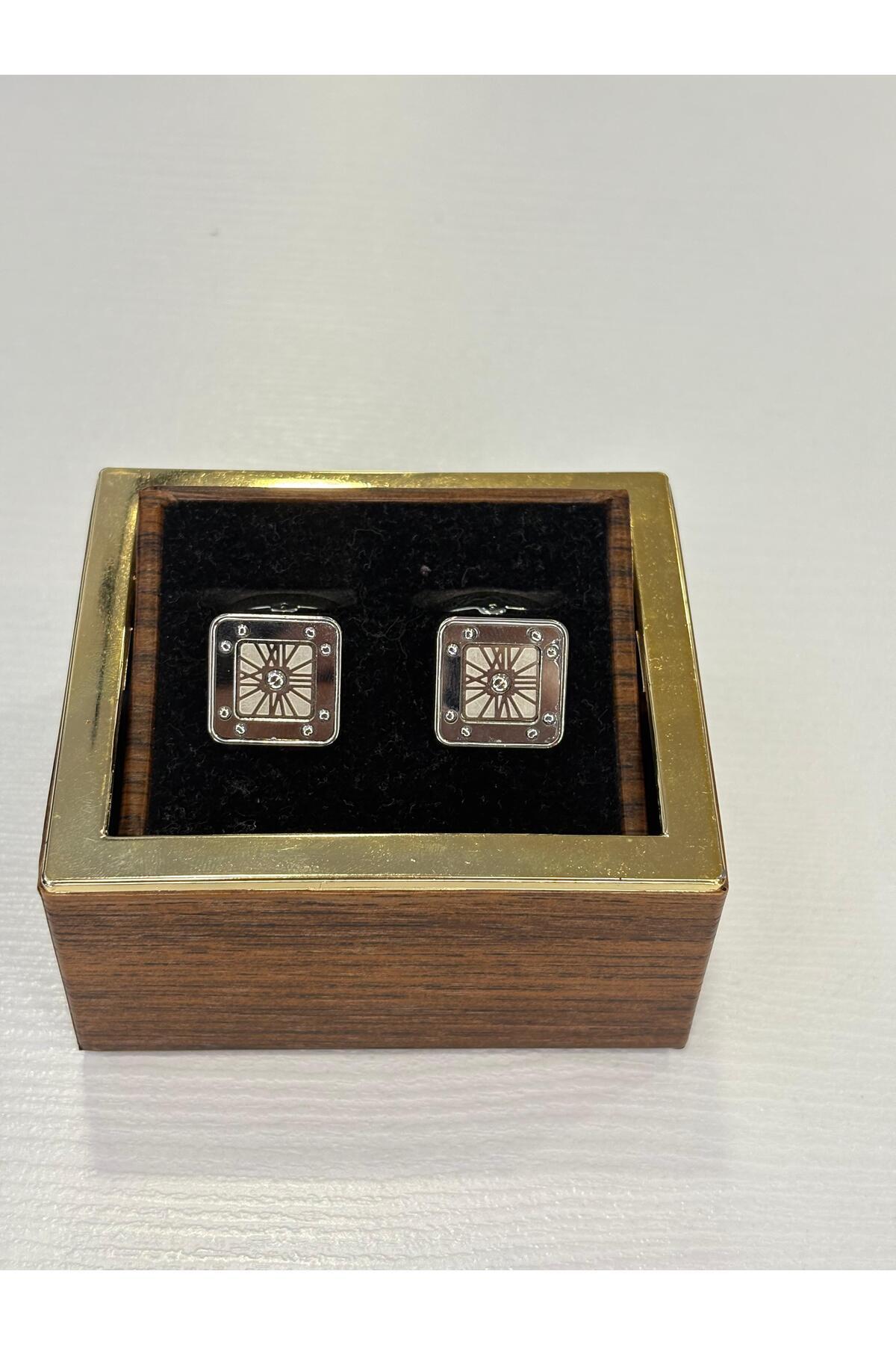 Sabri Özel KOL DÜĞMESİ