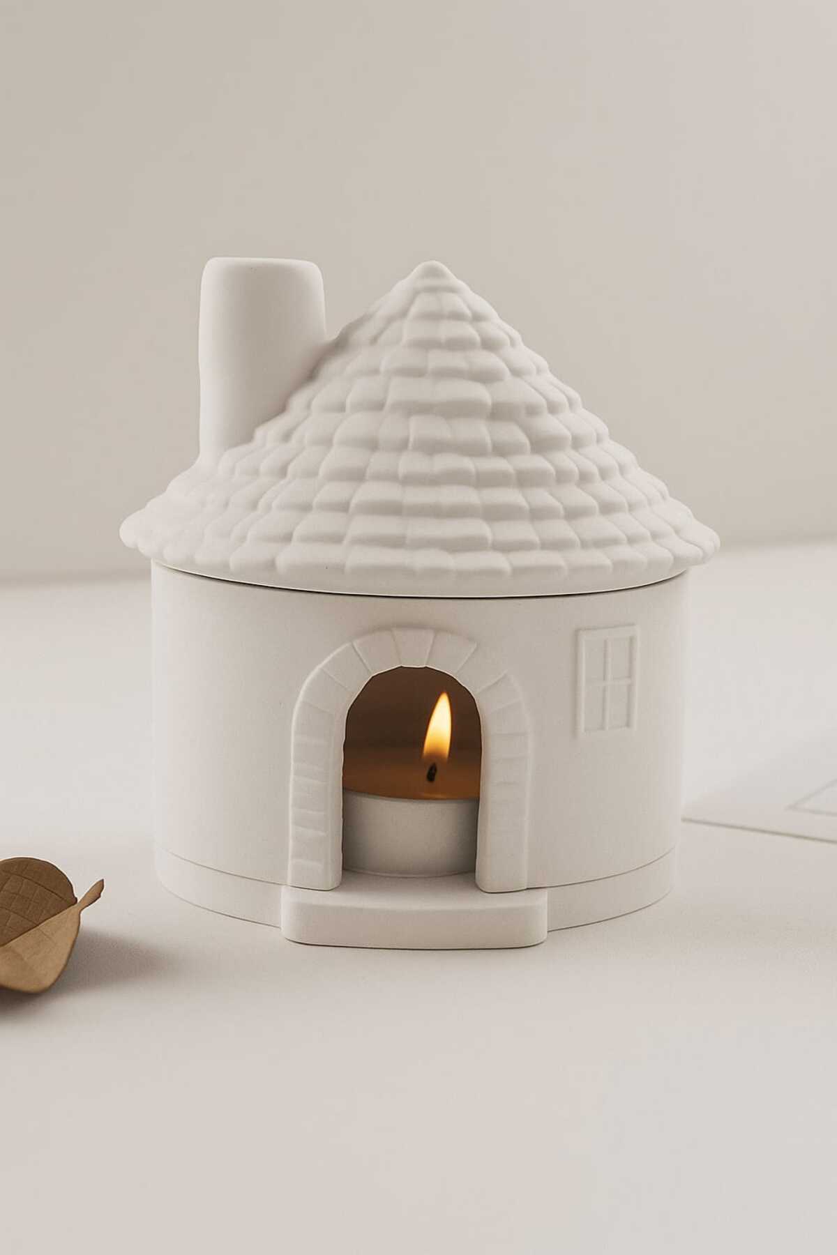 Mini Kulübe Şeklinde Seramik Mumluk – Dekoratif Tealight Ev