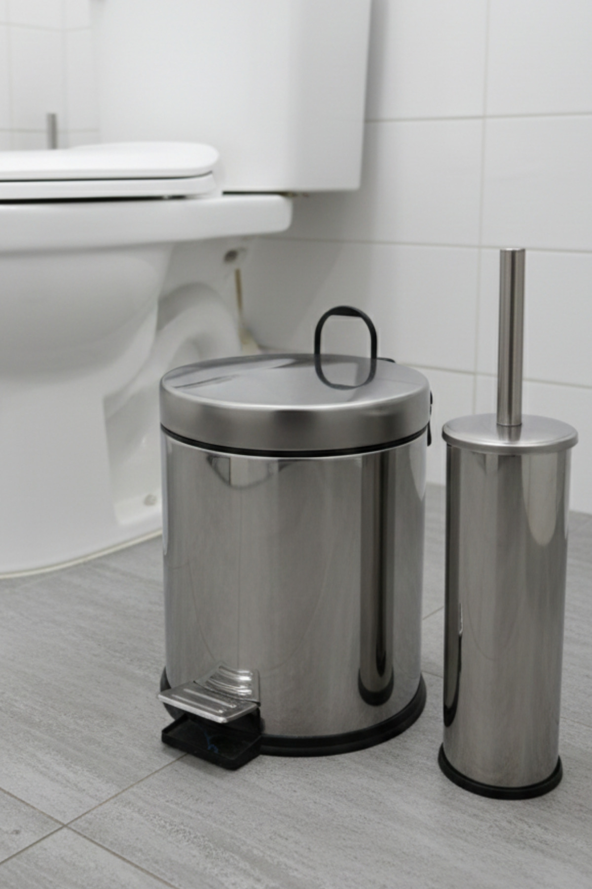 HkTeknik Paslanmaz Lüx Krom Banyo Seti - 5 Litre Pedallı Çöp Kovası ve WC Tuvalet Fırçası Takımı