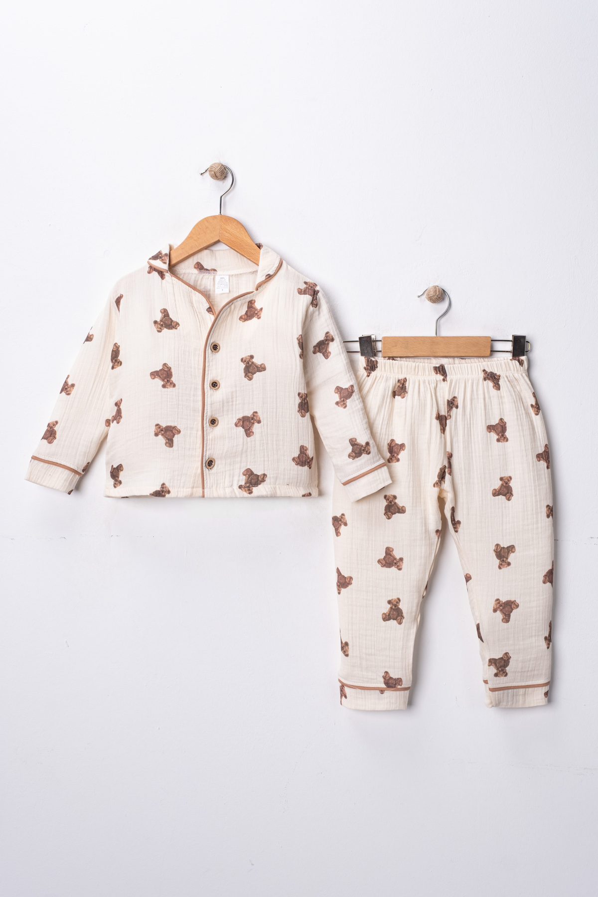 TİNY GOLDEN %100 Pamuk Organik Çift Katlı Ayıcık Desenli Müslin Boydan Düğmeli İkili Takım Çocuk Pijama Takımı fotoğrafı 2 (önizleme)