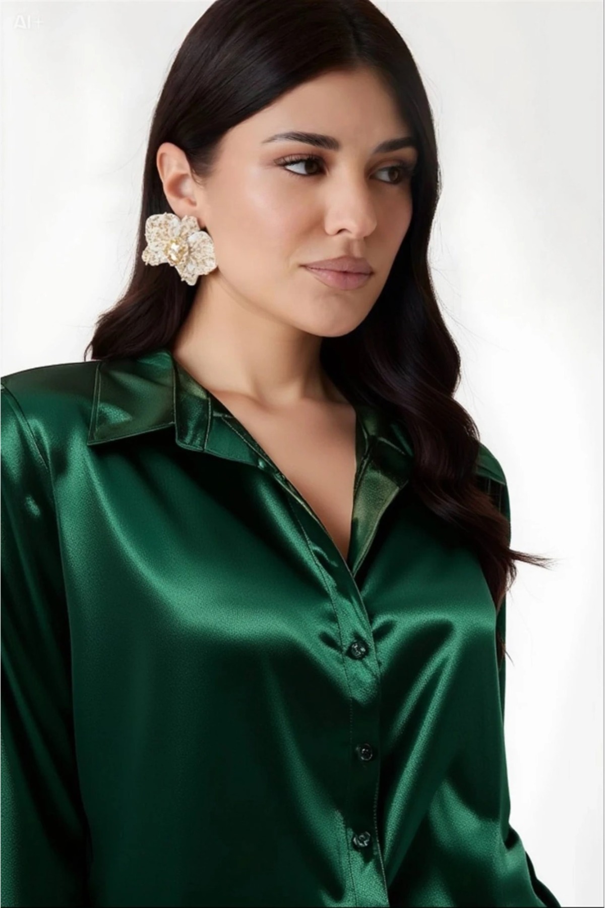 Yasmy Collection  Kadın Zümrüt Yeşili Hafif Dökümlü Saten Yüzeyli Gömlek HZ25-YS25 - Görsel 5