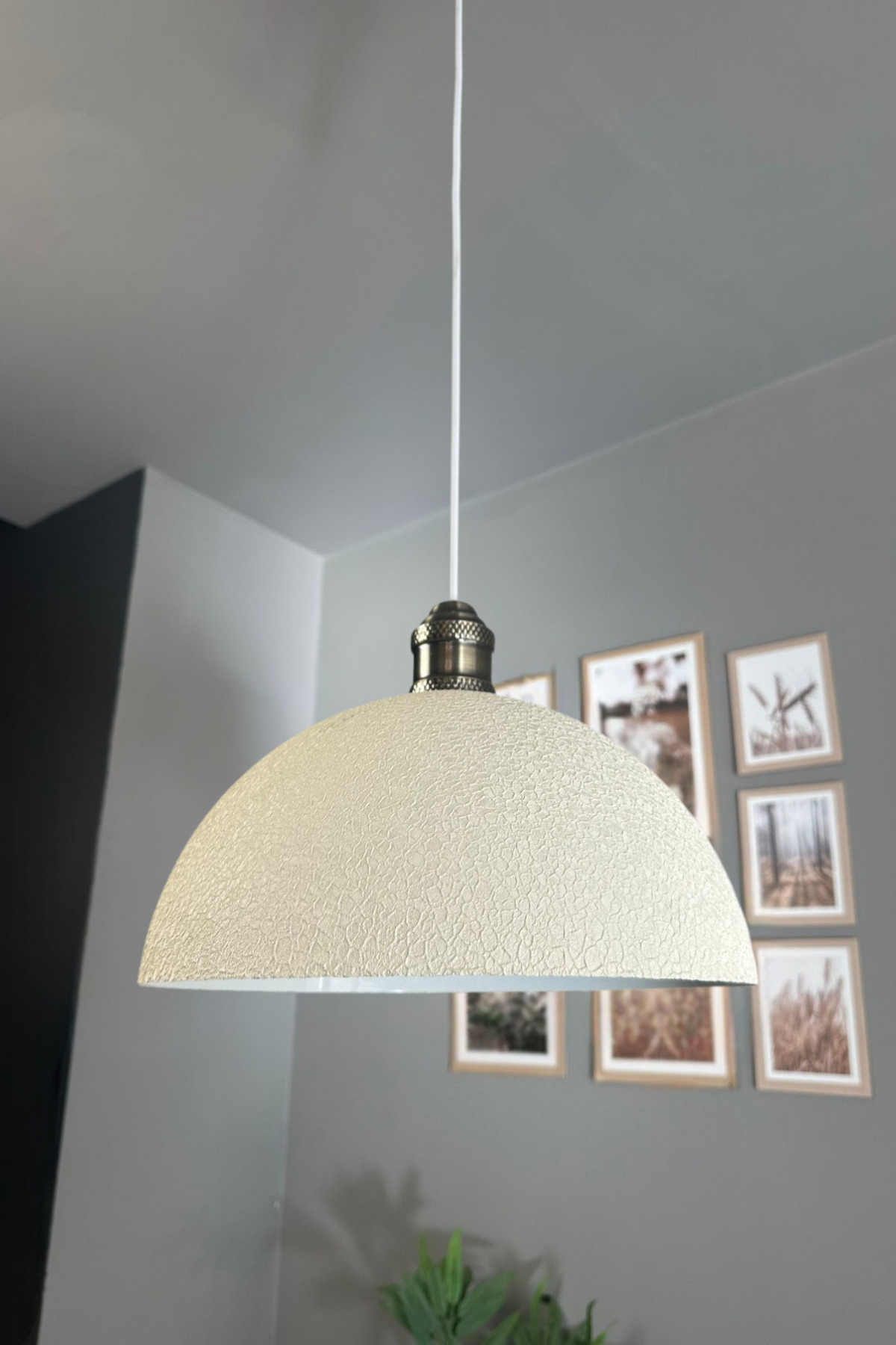 Yimpi Textured White Chandelier Tulip Headgear Single Pendant Living Room Kitchen Hairdresser Decorative Lighting
