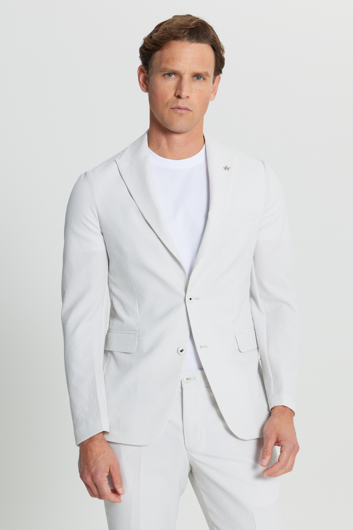 آلتین ییدلیز کلاسیکس کت و شلوار مردانه طرح راه راه اسلیم فیت سفید مایل به کرم با جیب‌های کناری و طراحی انعطاف‌پذیر