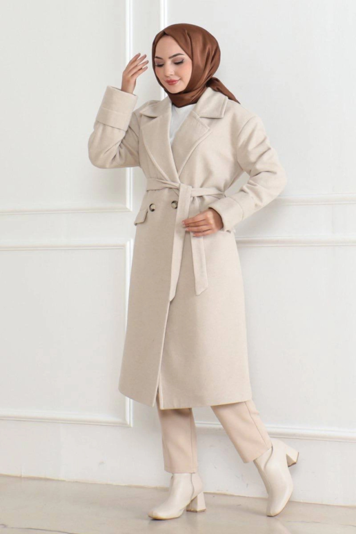 Veyodo  Kaşe Kaban – Uzun Boy Kruvaze Yaka Kuşaklı Tesettür Kaşe Kışlık Kaban, Astarlı Şık Yünlü Dokuma O... - Görsel 2