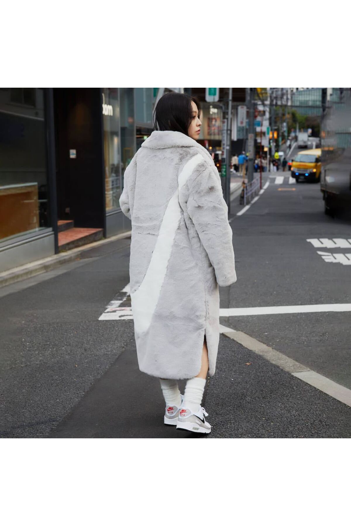 Nike Sportswear Large Swoosh Printed Faux Fur Full-Zip Long Kadın