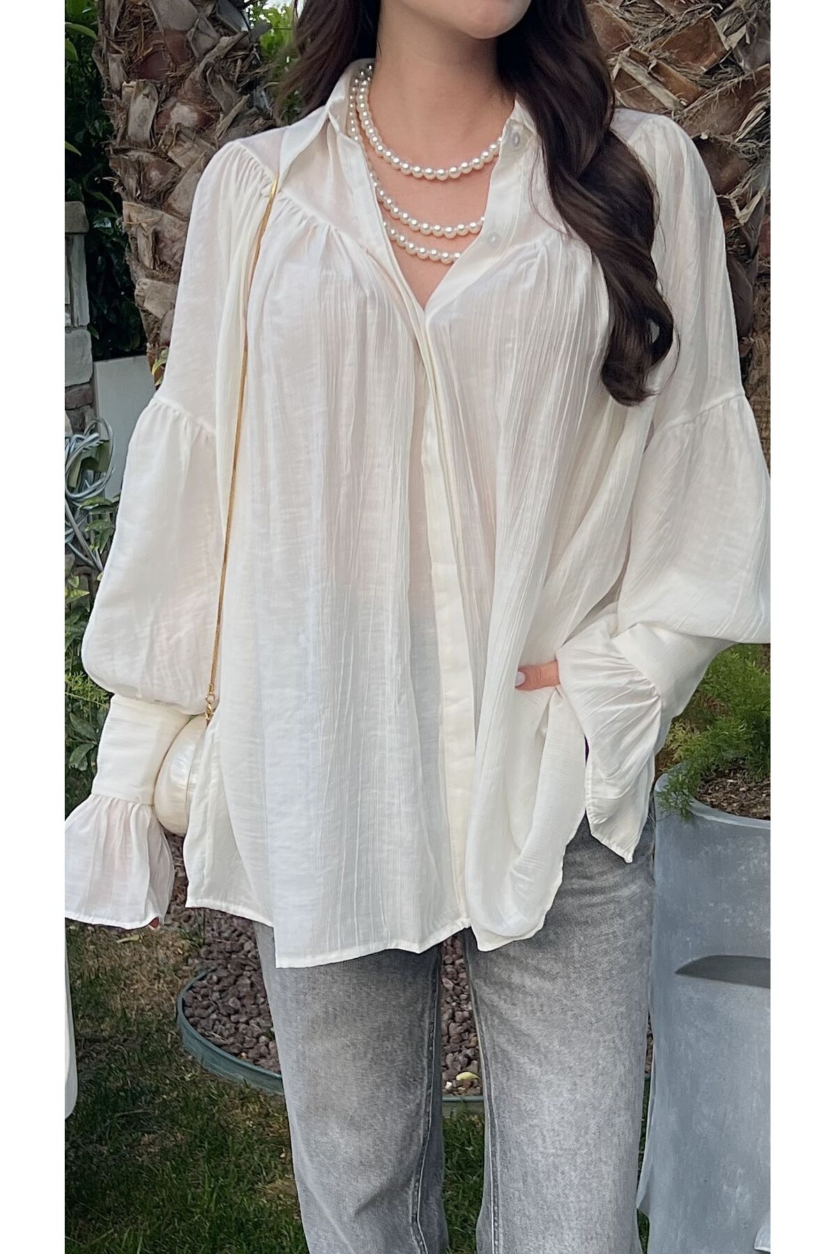 Julidress  Vintage Büzgü Kol Detaylı Premium Beyaz Gömlek - Görsel 3