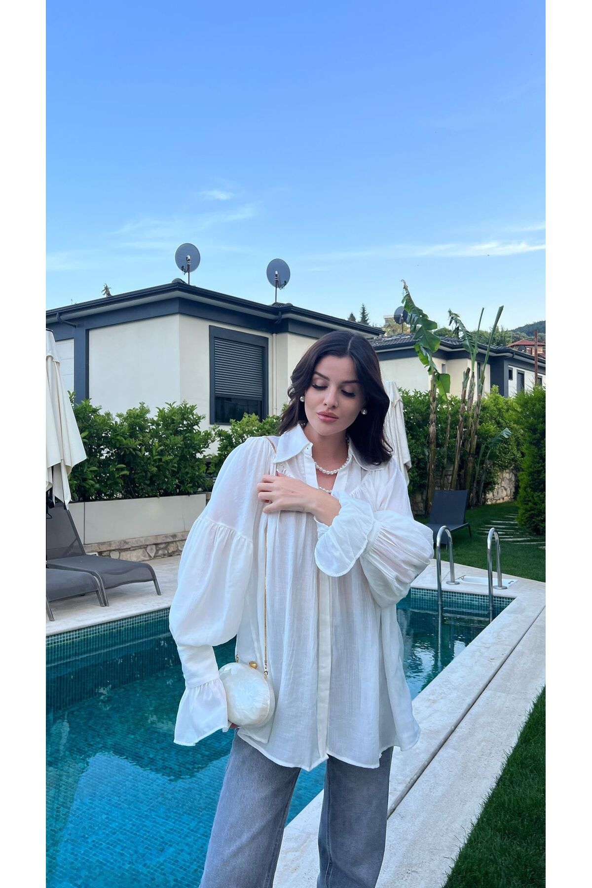 Julidress  Vintage Büzgü Kol Detaylı Premium Beyaz Gömlek - Görsel 4