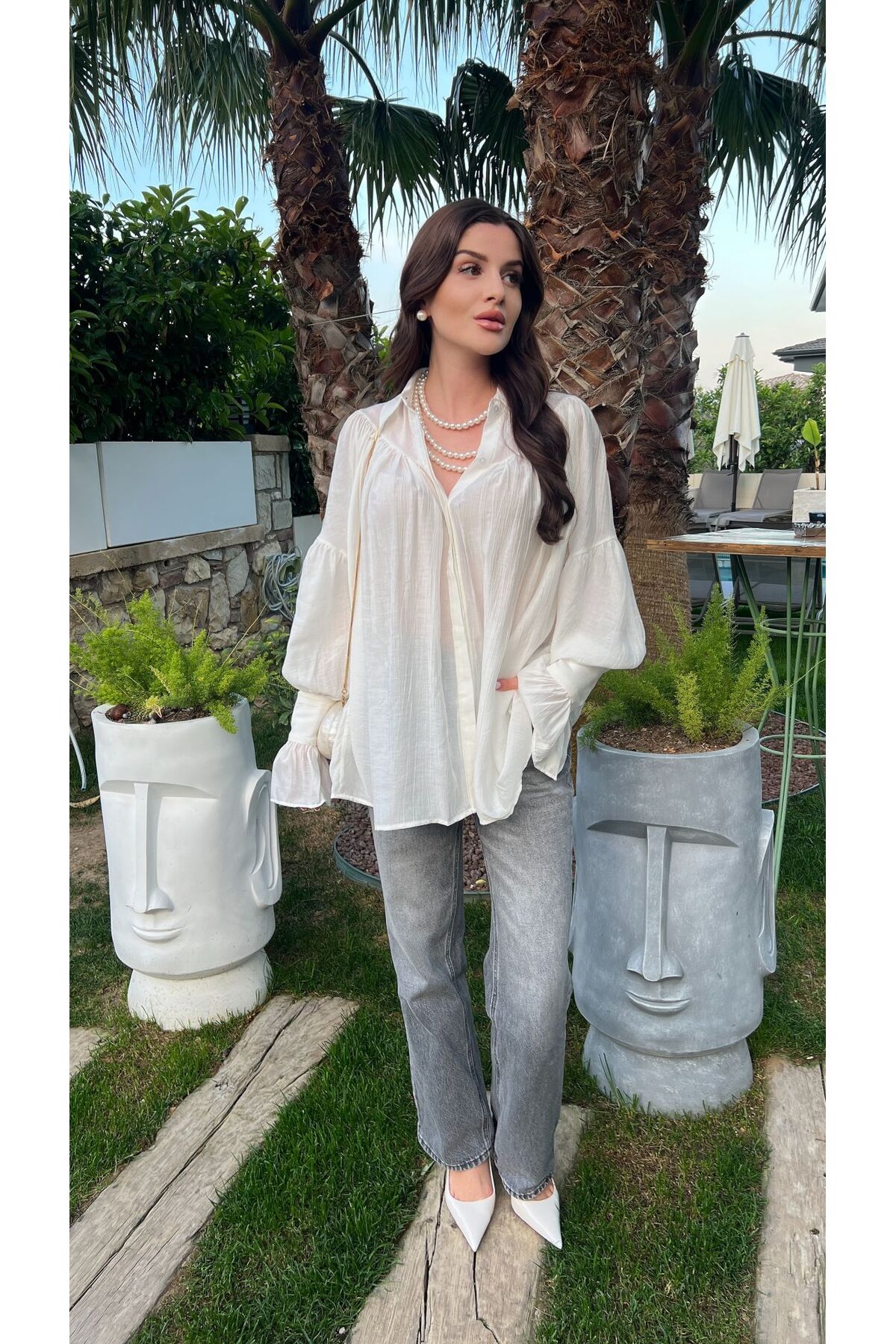 Julidress  Vintage Büzgü Kol Detaylı Premium Beyaz Gömlek - Görsel 2