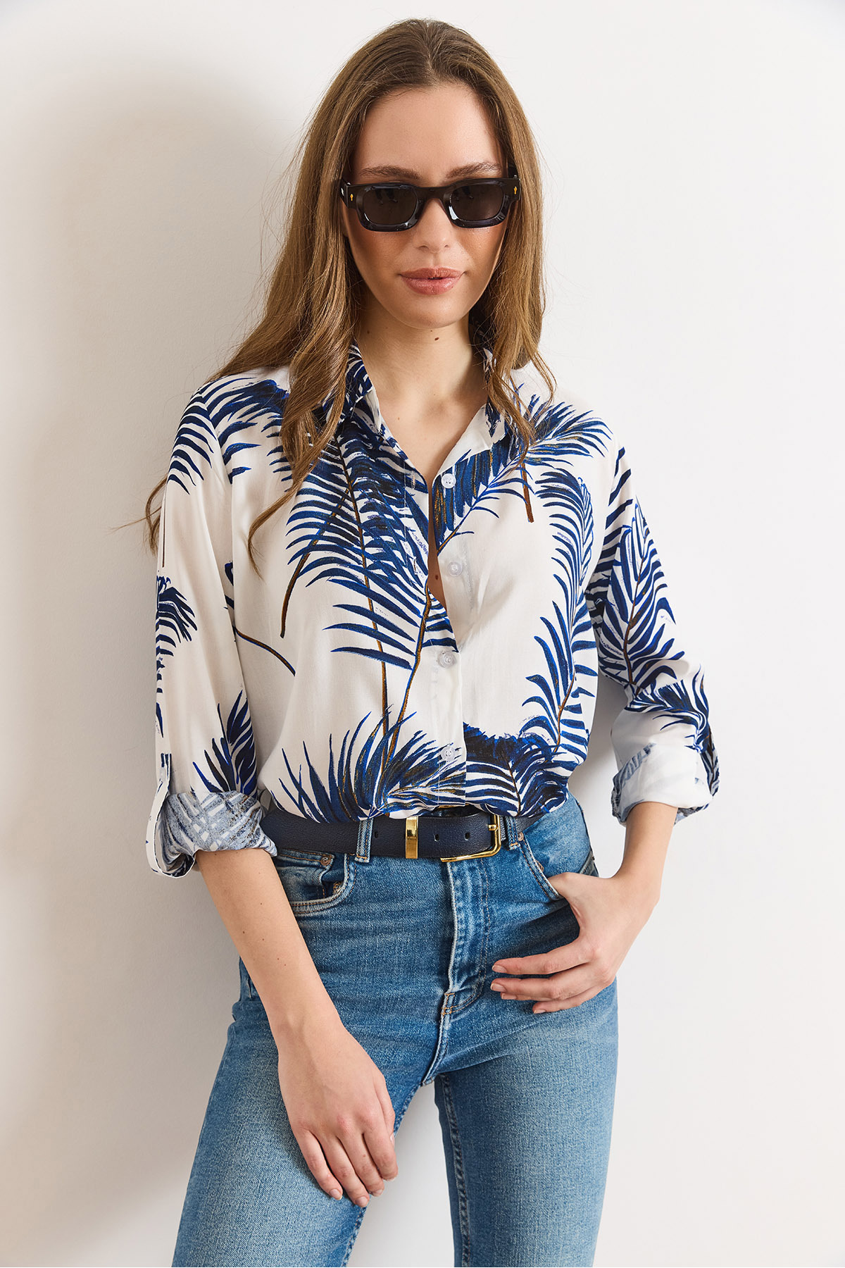 Olalook  Kadın Lacivert Desenli Kol Katlamalı Viskon Gömlek GML-19001403 - Görsel 6