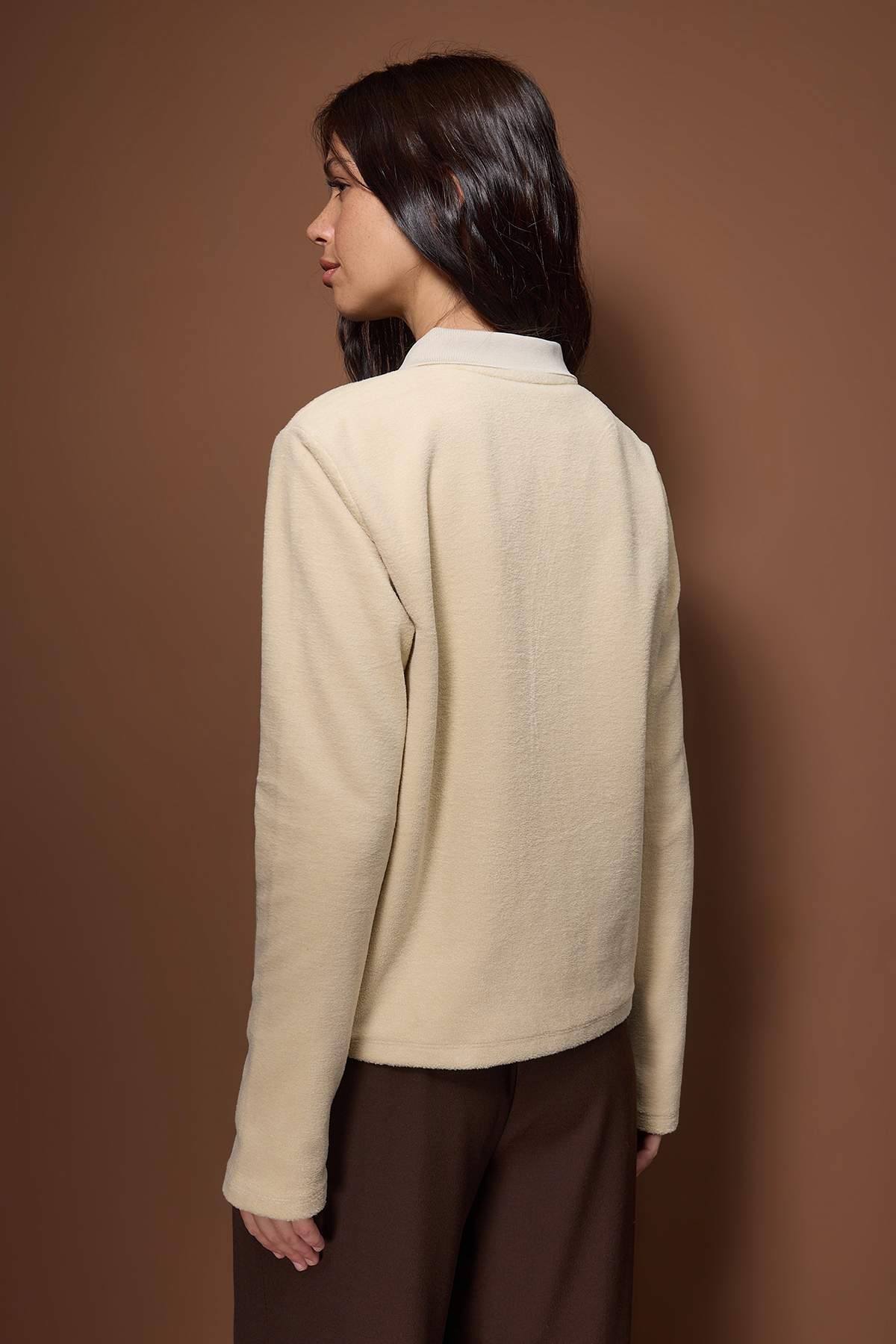 Trendyolmilla  Ekru Triko Yaka Detaylı Cepli Kalın İçi Polarlı Örme Sweatshirt TWOAW26SW00243 - Görsel 4