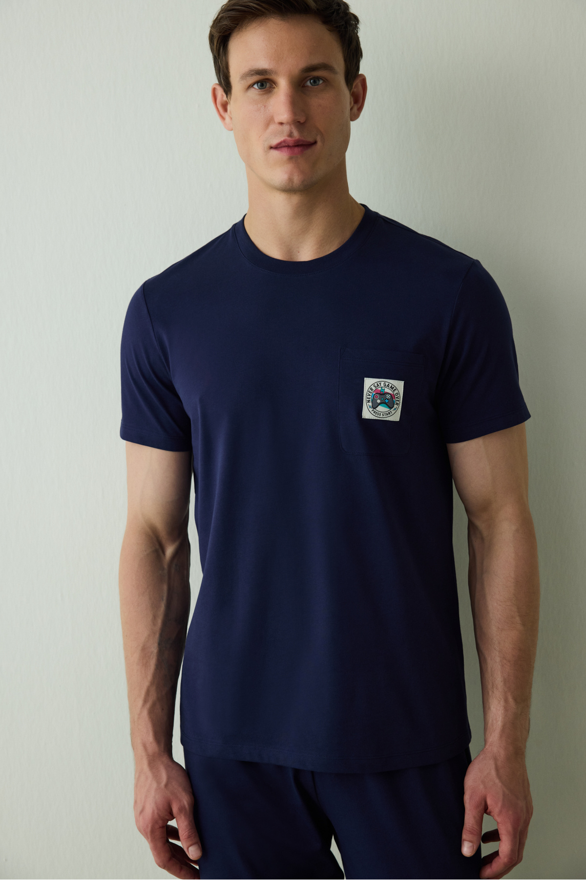 Penti Marineblaues Never Herren-Pyjama-Set aus Baumwolle mit Slogan-Aufdruck und kurzen Ärmeln