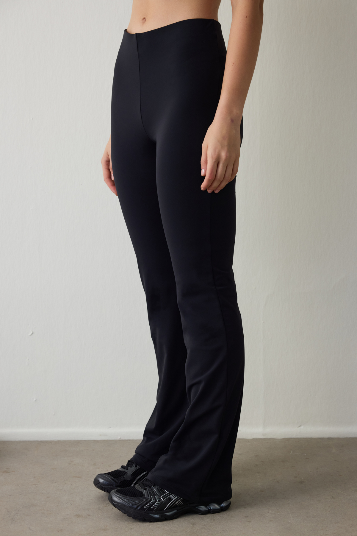 Penti Siyah Sıcak Tutan Termal Etkili Flare (İspanyol Paça) Yüksek Bel Tayt