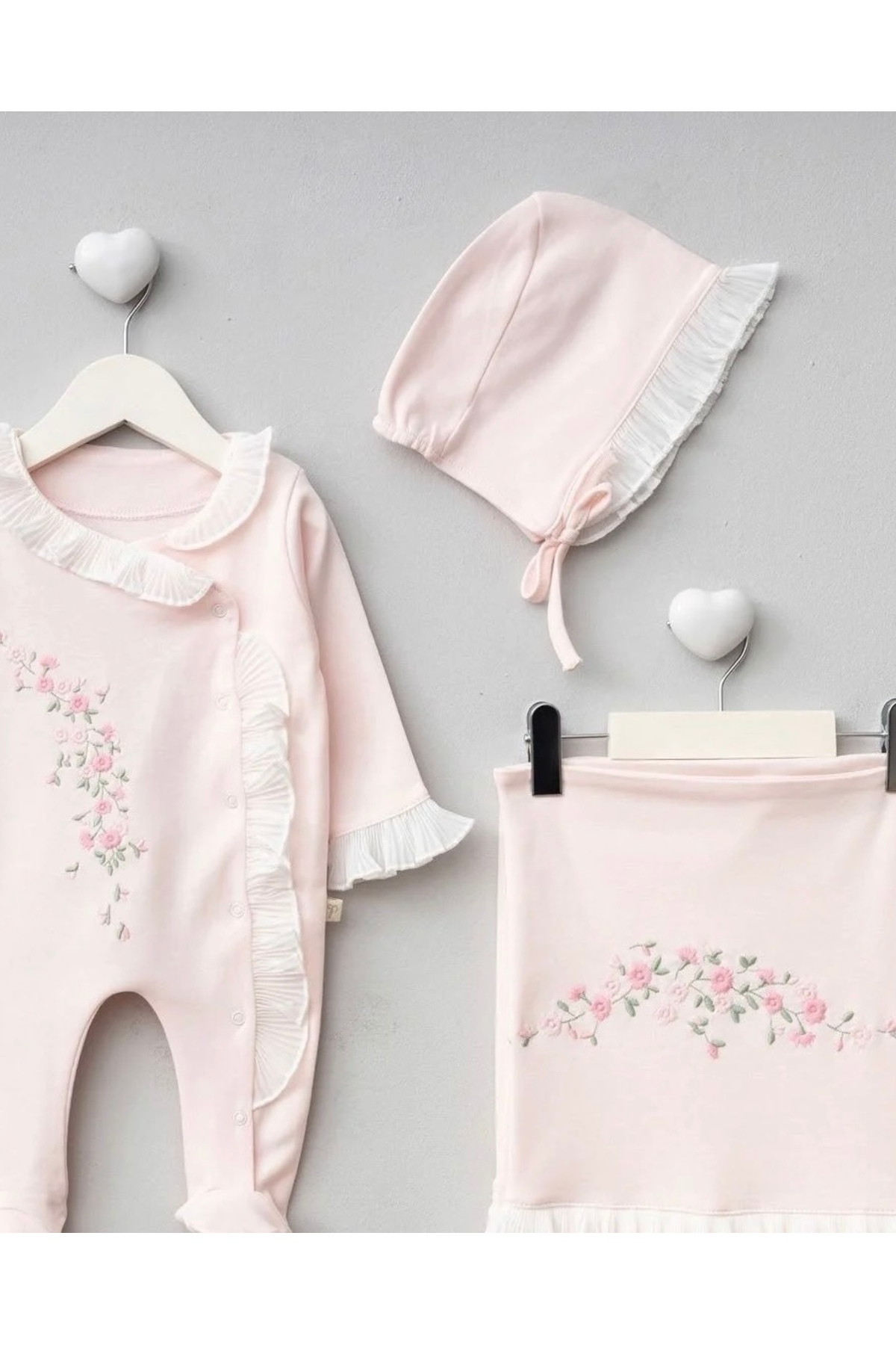 Mert Baby Çiçek Nakışlı Dantel Detaylı 3'lü Organik Hastane Çıkış Seti %100 Pamuk Yenidoğan Kız Bebek fotoğrafı 6 (önizleme)