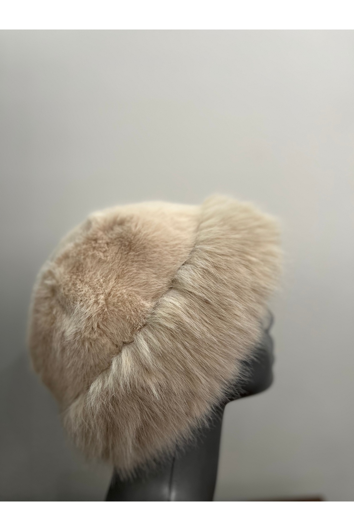 Butik Bej Kadın Peluş Şapka, Yumuşak Kürk Görünümlü Bere görsel 4