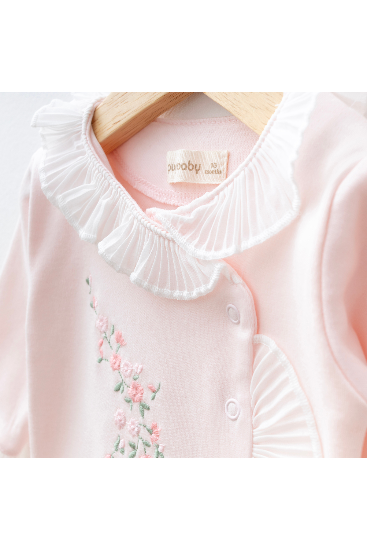 Mert Baby Çiçek Nakışlı Dantel Detaylı Organik Tulum ve Şapka %100 Pamuk Yenidoğan Kız Bebek fotoğrafı 2 (önizleme)