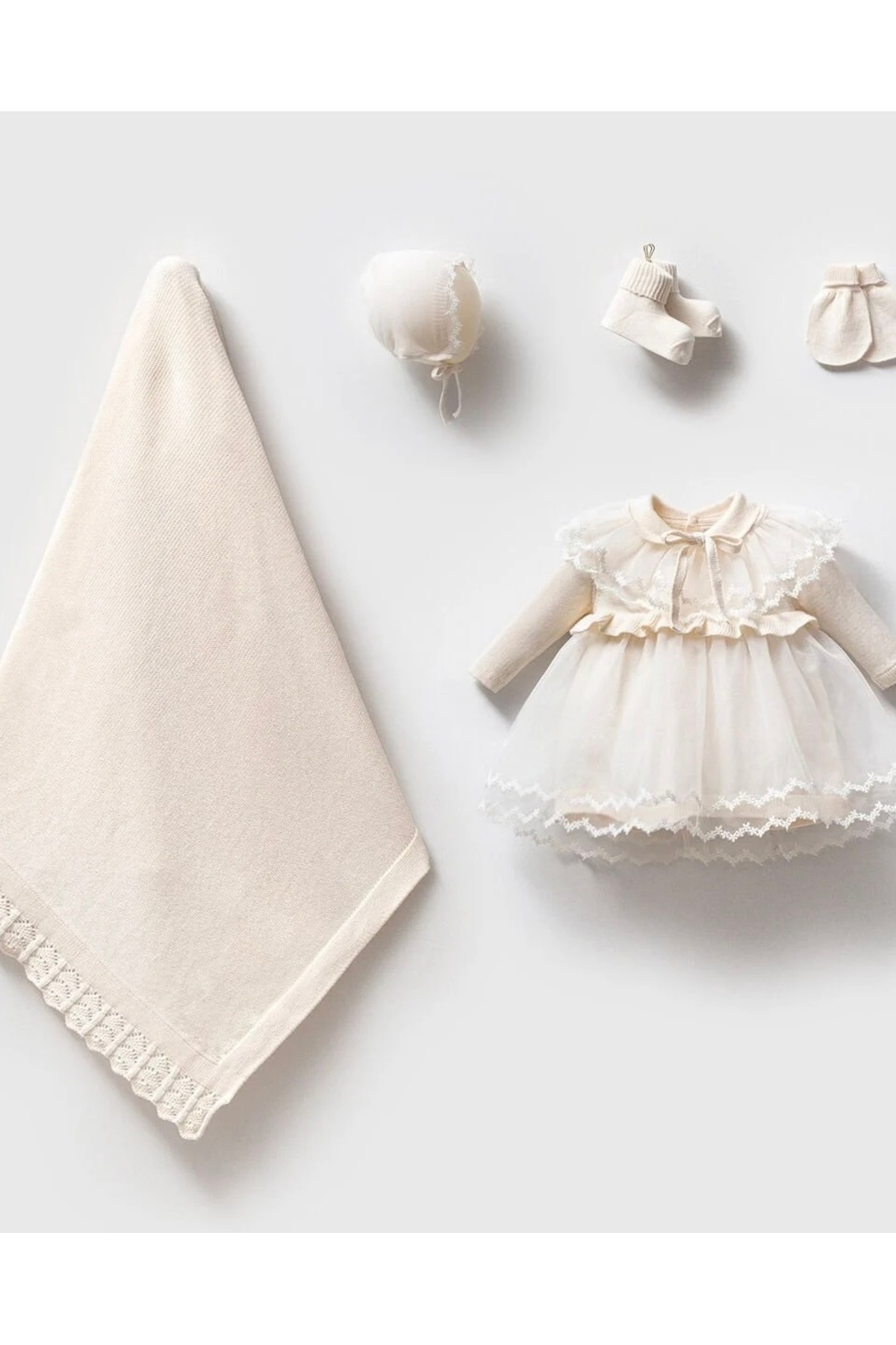 Mert Baby Countes 5'li Triko Organik Hastane Çıkış Seti Tül Detaylı %100 Pamuk Yenidoğan Kız Bebek fotoğrafı 2 (önizleme)