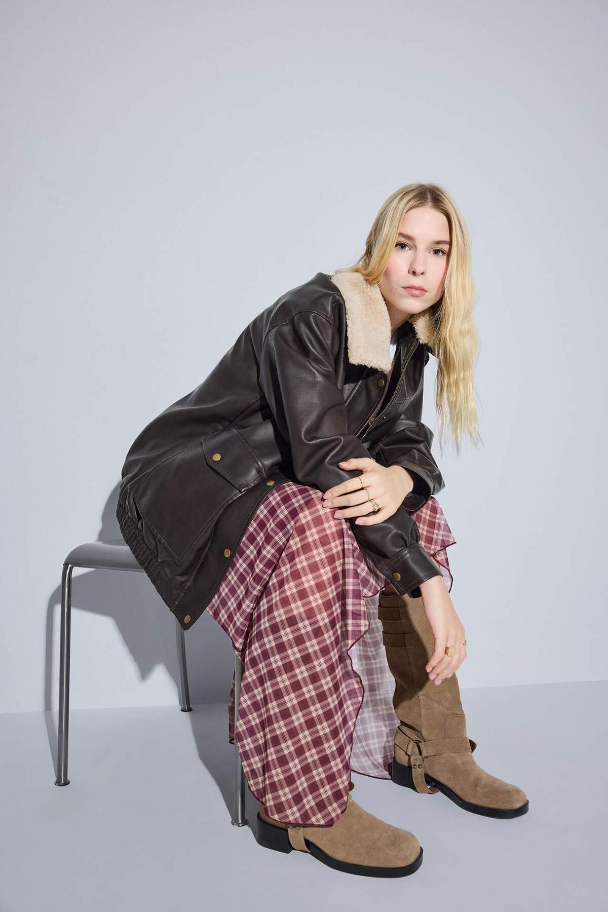 DeFacto Çıkarılabilir Suni Kürk Yaka Dad Fit Polo Yaka Tafta Suni Deri Mont E8540AX25AU