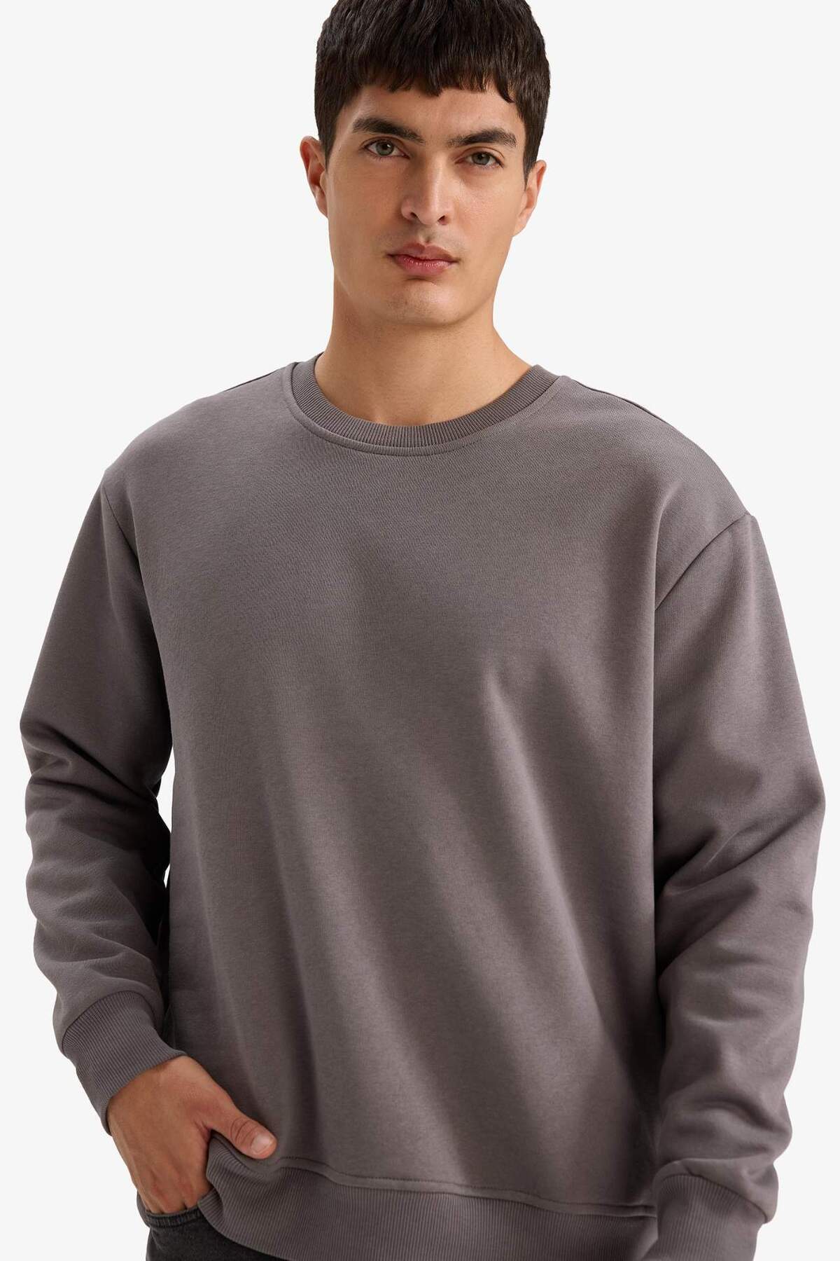 DeFacto Oversize Geniş Kalıp Bisiklet Yaka Kalın Basic Düz Sweatshirt T5139AZ24AU