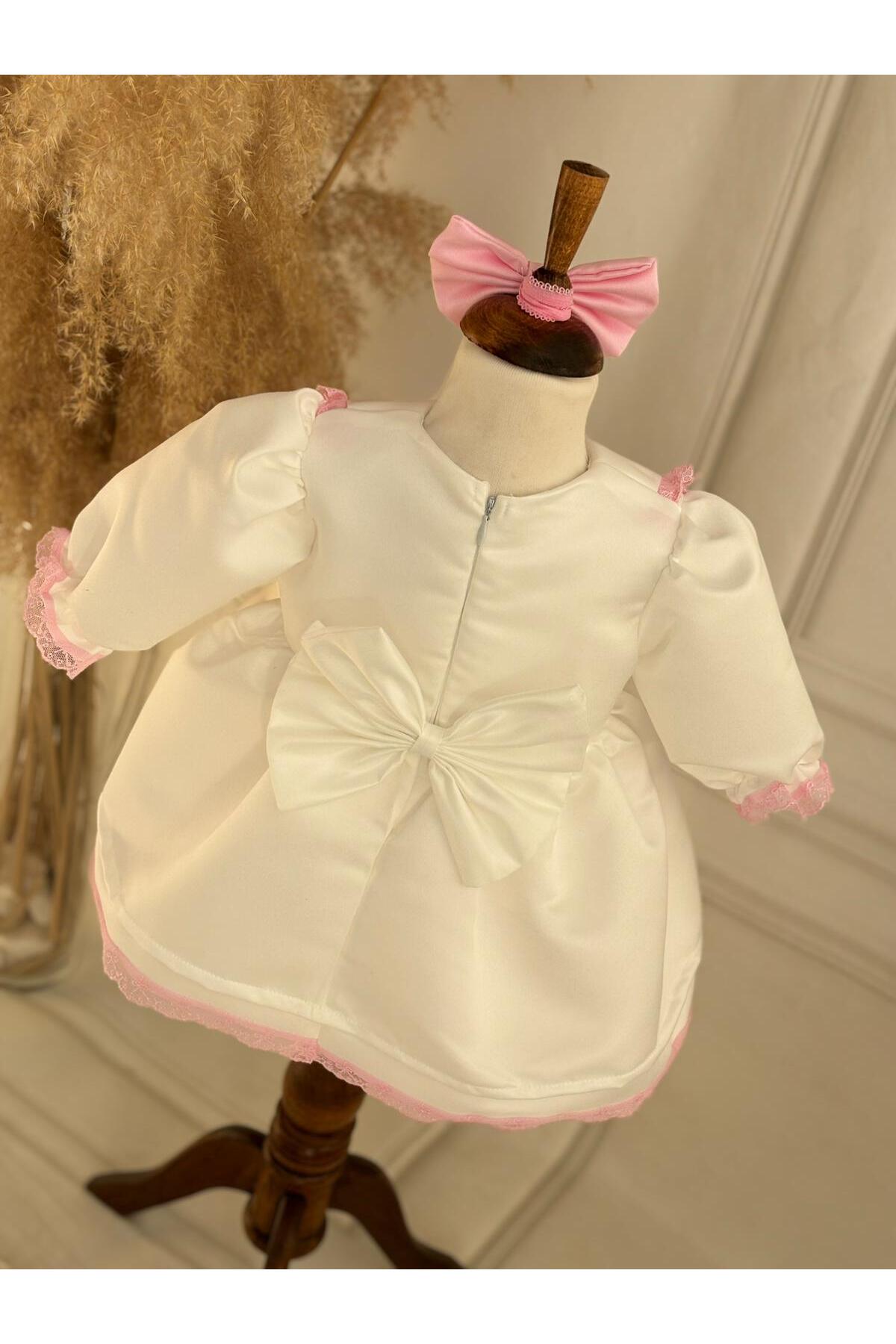 Hobidik Kız Bebek Kırık Beyaz Pembe Güpürlü Önlüklü Elbise Set fotoğrafı 7 (önizleme)