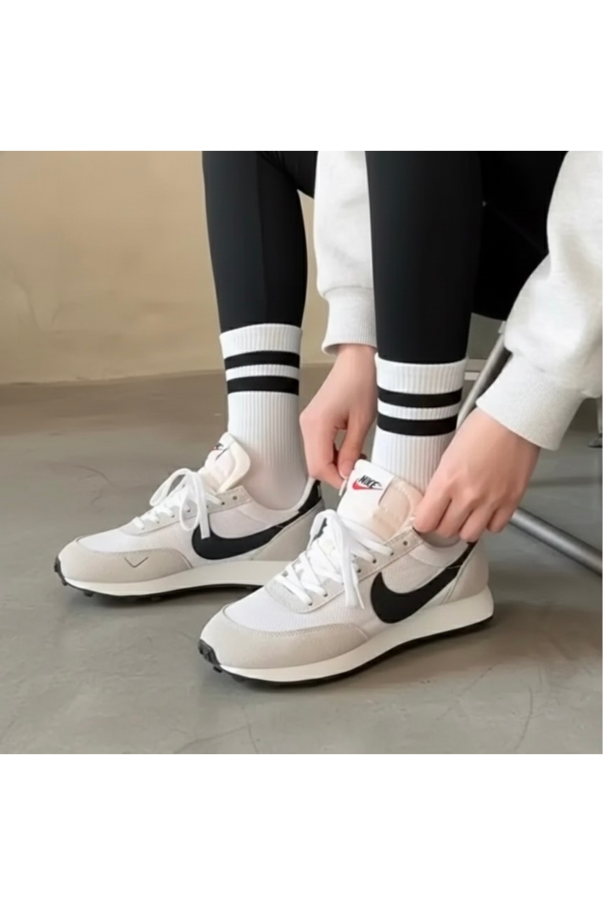 Unısex Uzun Tenis Kolej Çorap Çizgili Gri Beyaz Siyah Set — görsel 4 · A18199