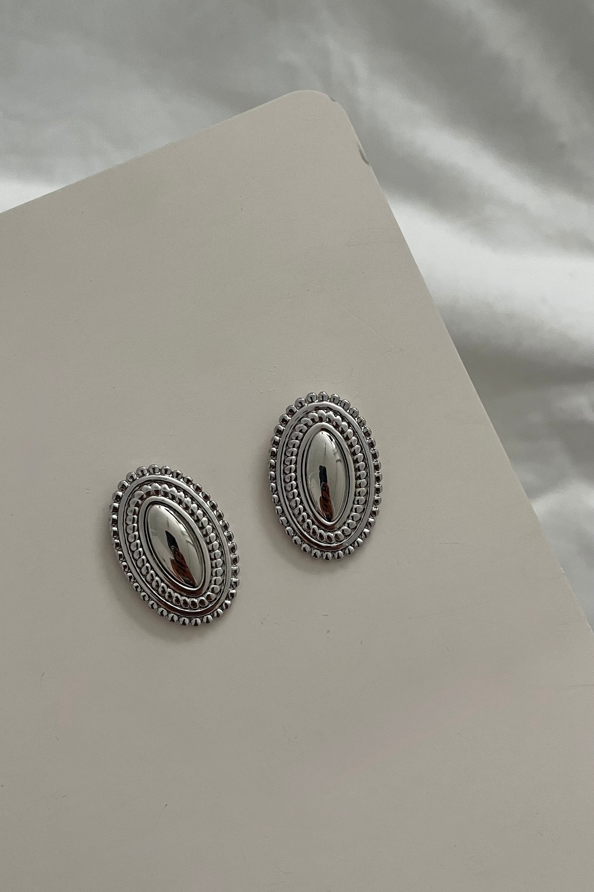 Hailey Series Vintage Gold Diana Earrings