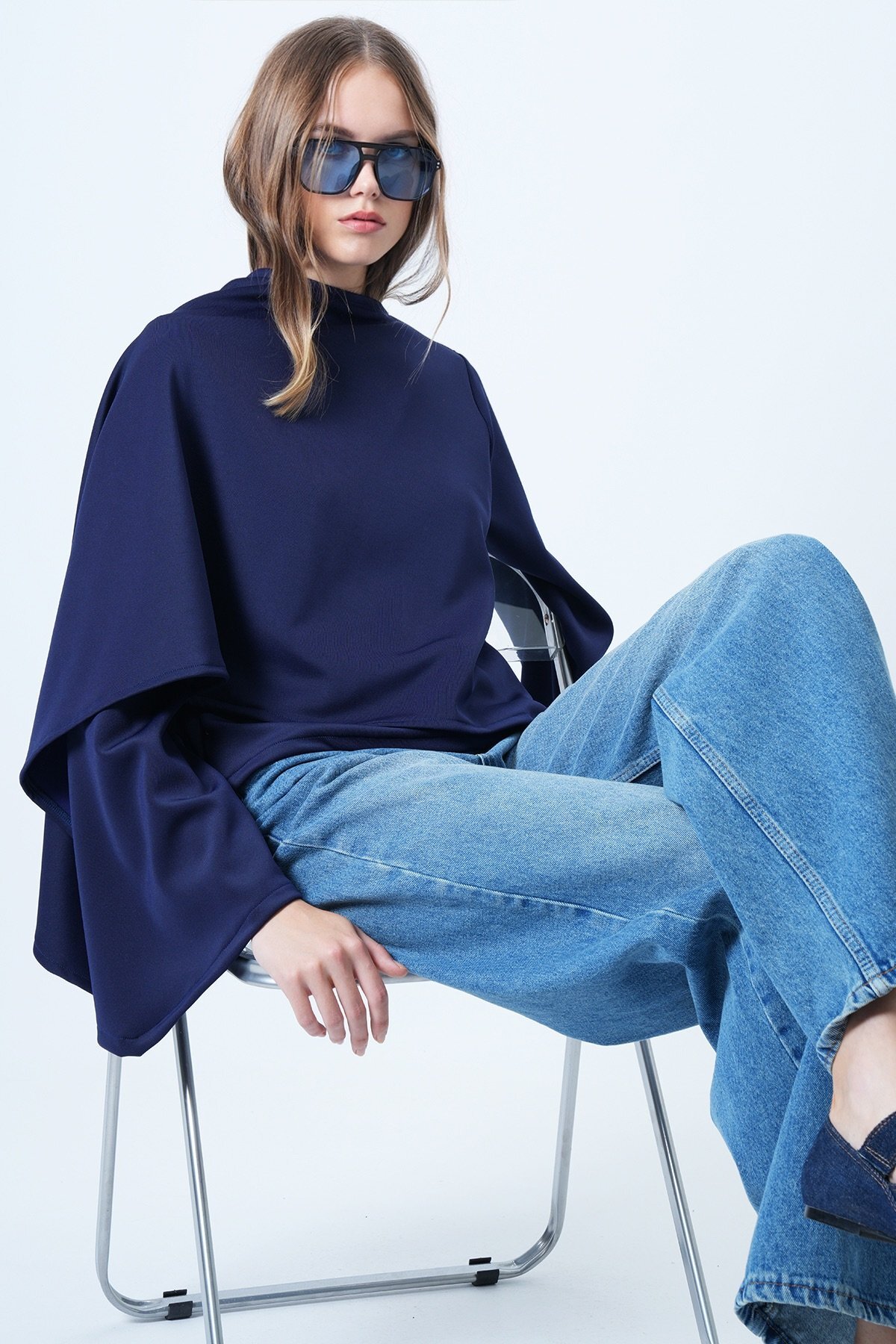 Trend Alaçatı Stili  Kadın Lacivert Bisiklet Yaka Kendinden Şal Detaylı Geniş Kesim Tasarım Bluz ALC-X14420 - Görsel 4