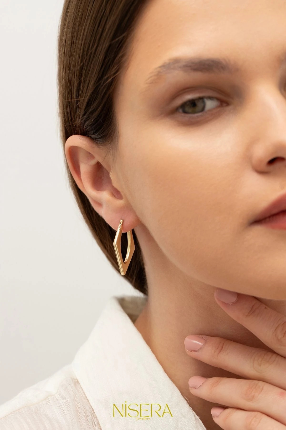 NİSERAJEWELLERY 14 Ayar Üçgen Çift Taraflı Tasarım Altın Küpe