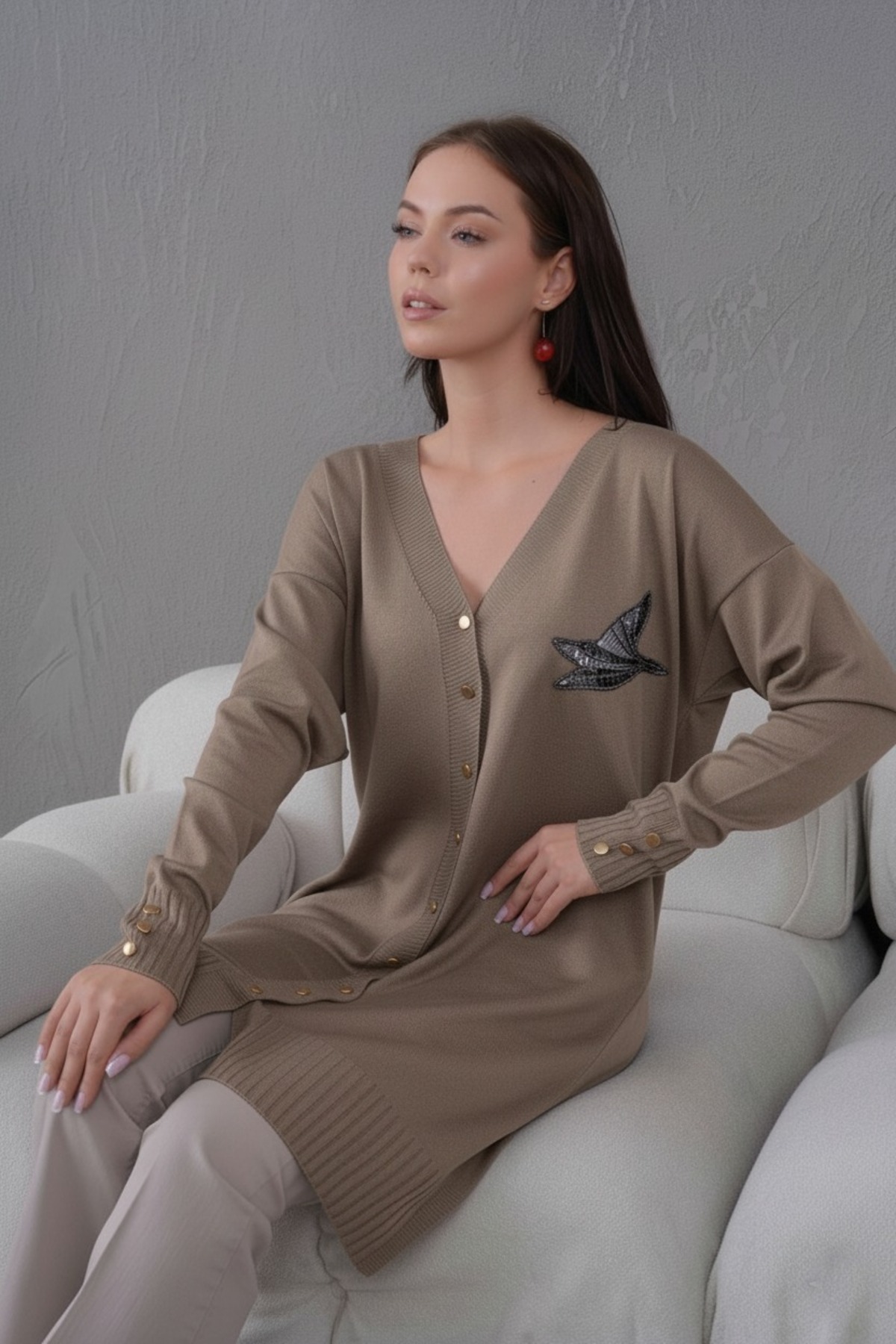 FLEX FASHION  KADIN TREND İNCE DOKULU V YAKA 85 CM CEPSİZ POPÜLER UZUN HIRKA