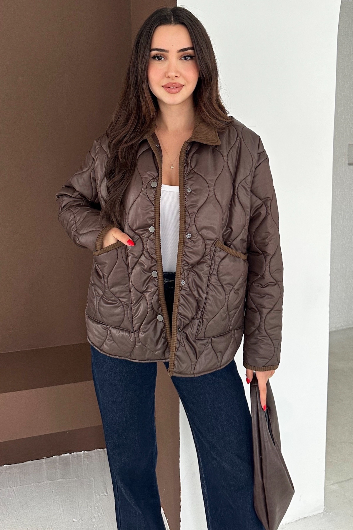 FEMELLE  Kadın Kahverengi Kapitone Oversize Mont Astarlı Düğmeli Büyük Cepli Yumuşak Dokulu Mont - Görsel 4