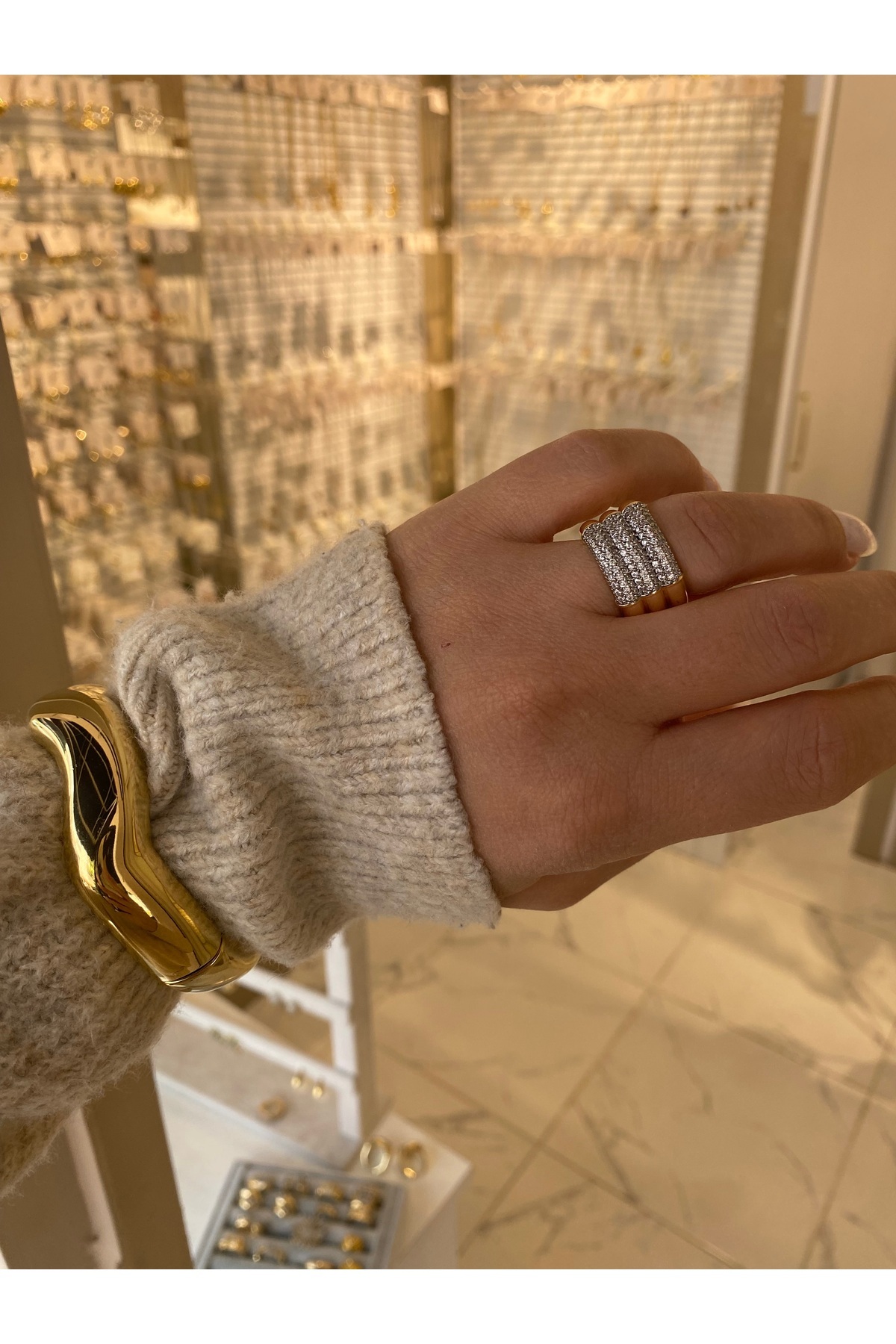 Glossy by Burcu Karataş Tasarım Üç Sıra Zirkon Taşlı Yüzük(Ayarlanabilmektedir)