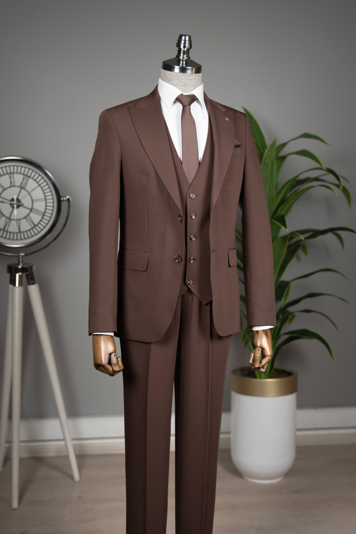 جلیقه‌ی سفارشی آیهان - SlimFit. لطفا یک سایز بزرگتر انتخاب کنید. — قهوه‌ای T04-LTD1103 — تصویر 4 از 6