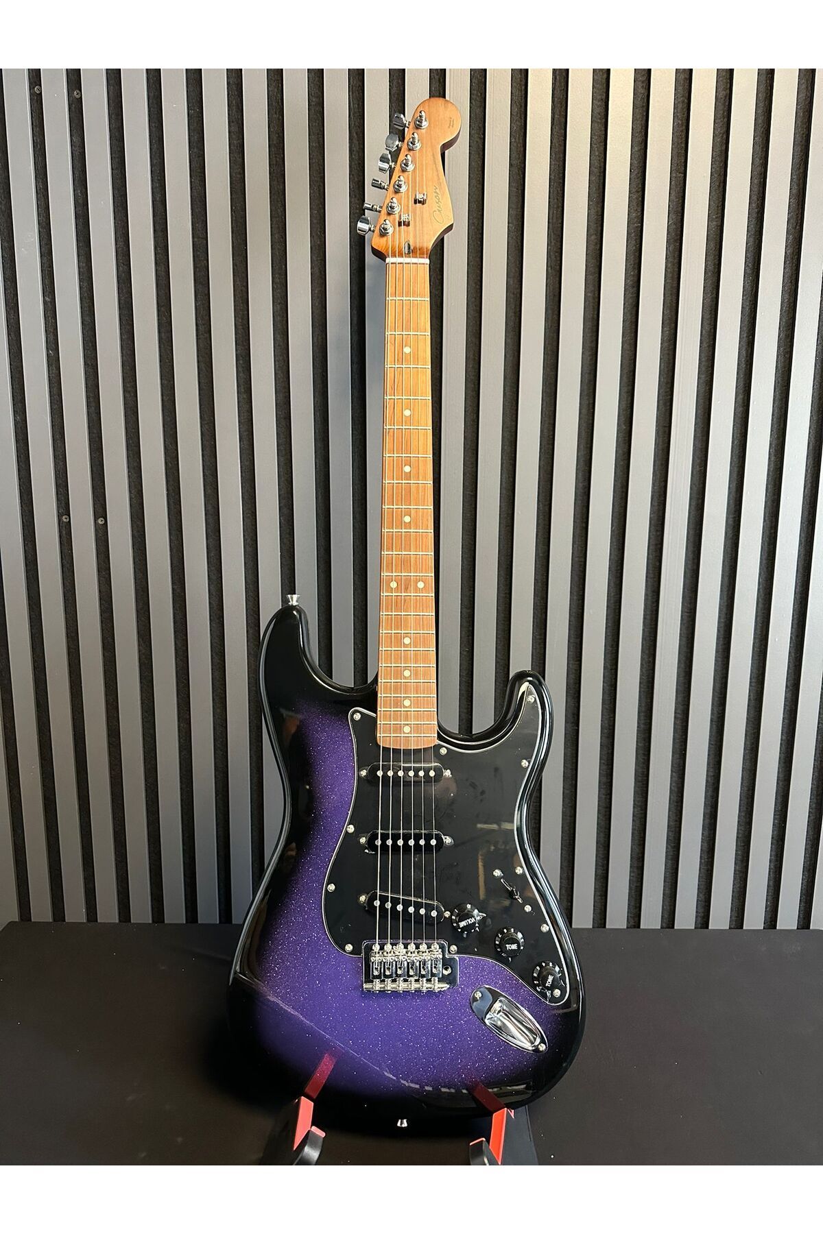 guson Strat Kasa Mor Siyah Picguardlı Elektro Gitar Sss ( Kılıf, Pena, Askı, Kablo Hediye )