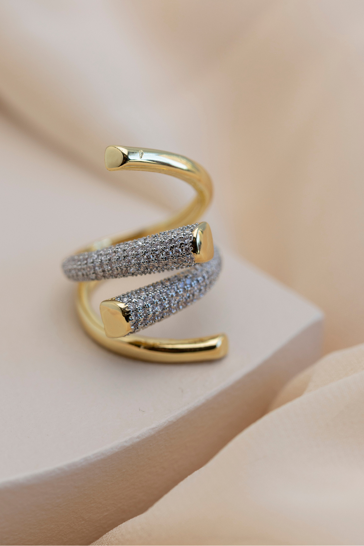 Krisen Jewelry Zirkon Taş Detaylı Kıvrımlı Özel Seri Yüzük