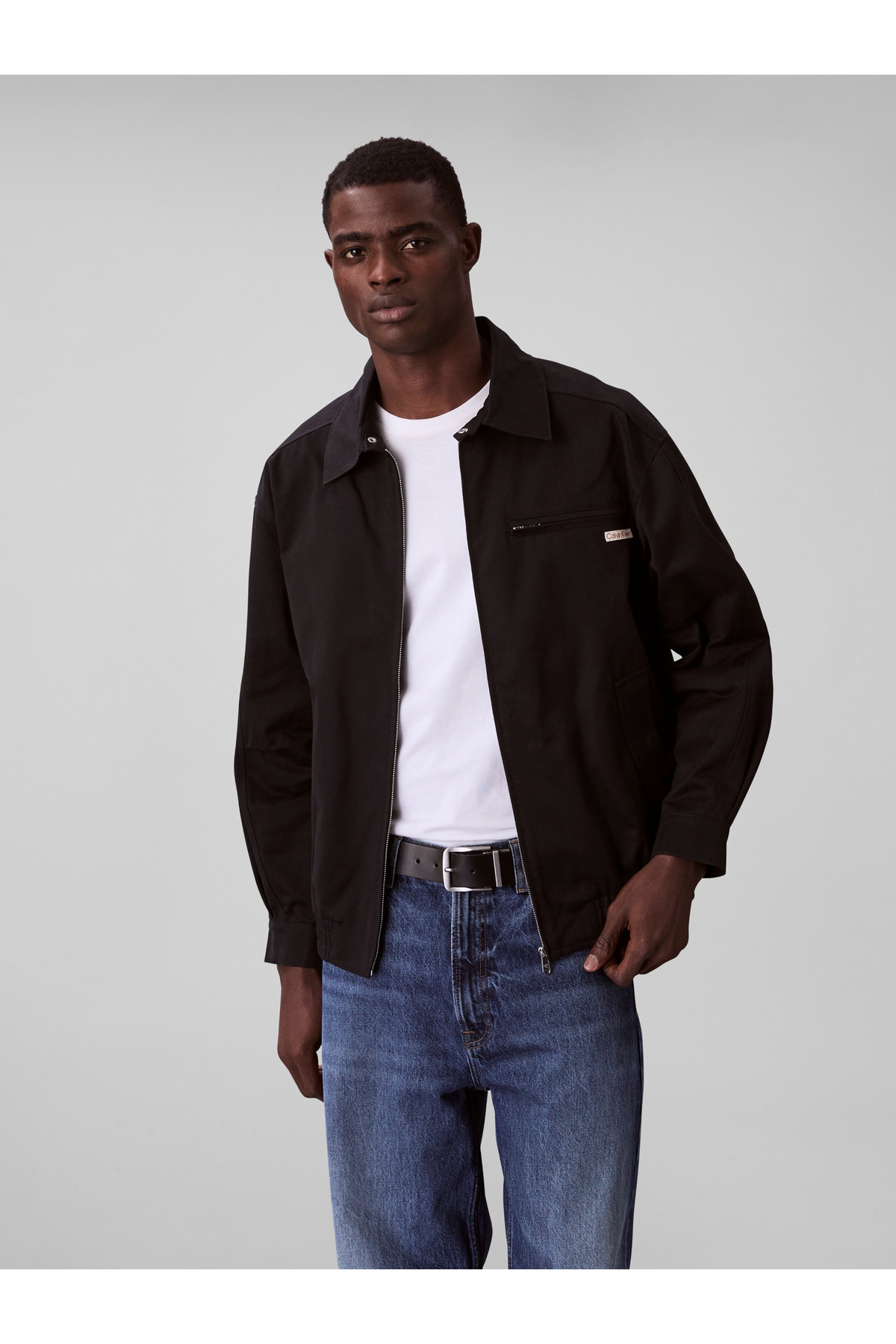 کلوین کلاین تی‌شرت آستین بلند مردانه طرح لوگو از جنس پنبه ارگانیک، شیک برای استفاده روزمره.