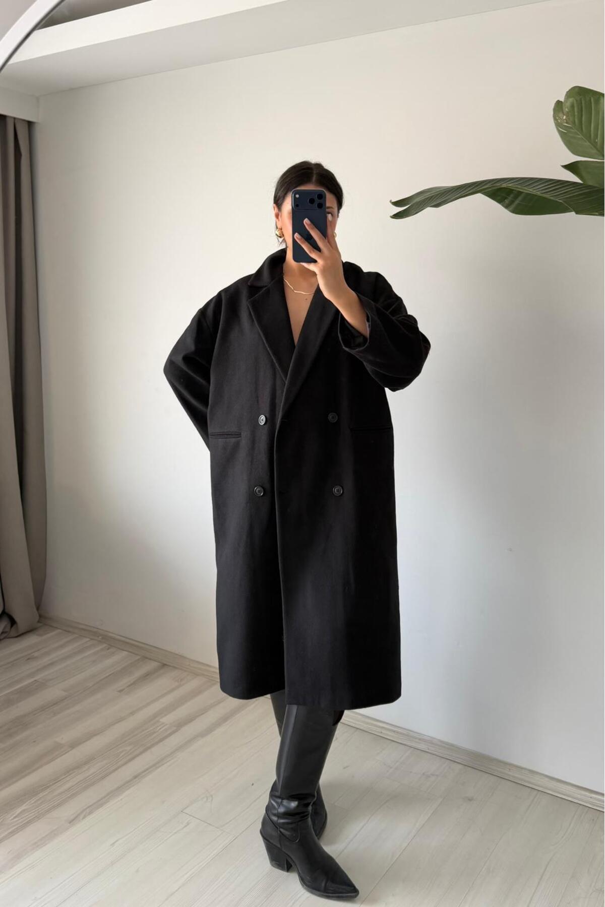 Güneş  Düğmeli Oversize Uzun Kaban - Görsel 4