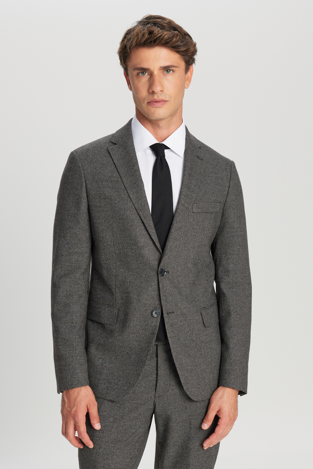 آلتین ییدلیز کلاسیکس کت و شلوار مردانه یقه گرد طرح دار، باریک، خاکستری قهوه ای، جیب دار و انعطاف پذیر