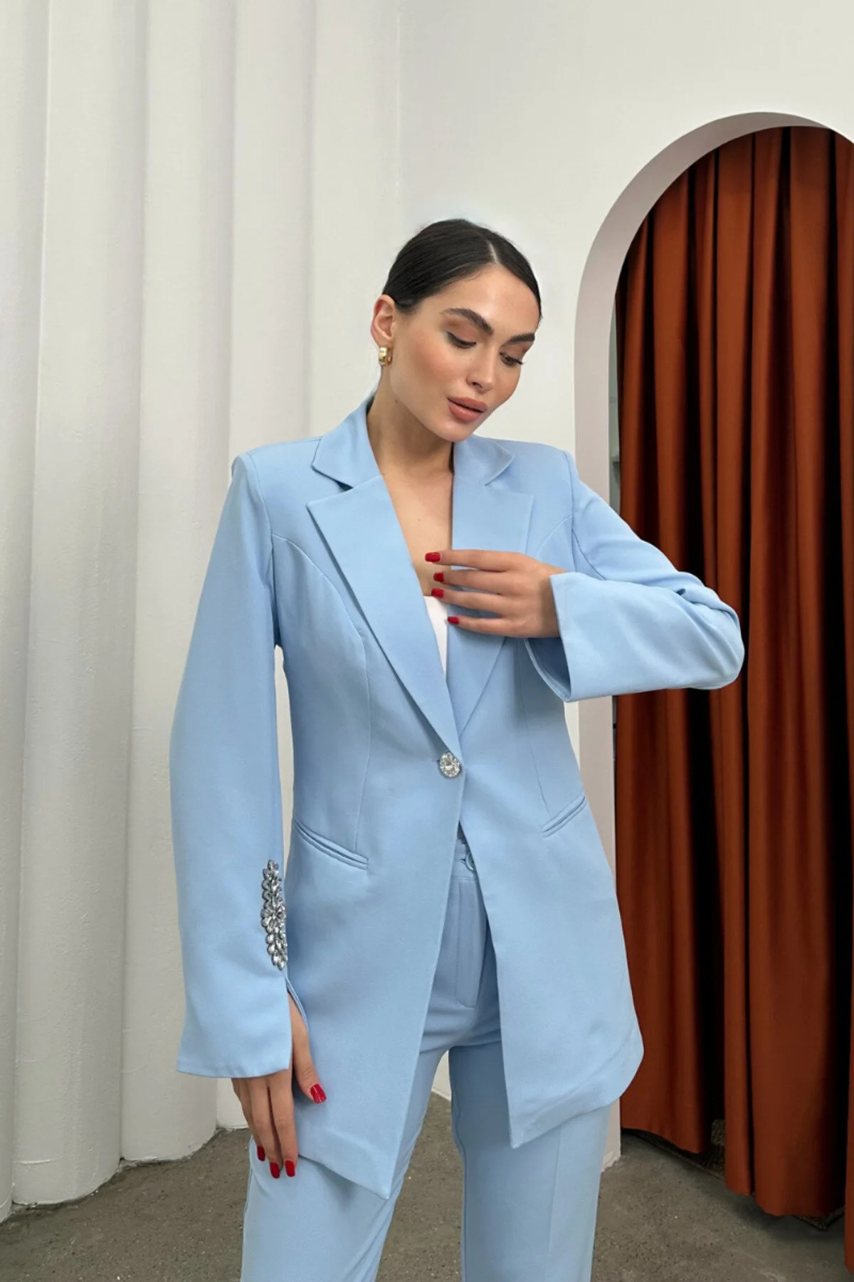 Women's Stone-Detailed Two-Piece Straight-Leg Blazer & Trousers Set - Görsel 5