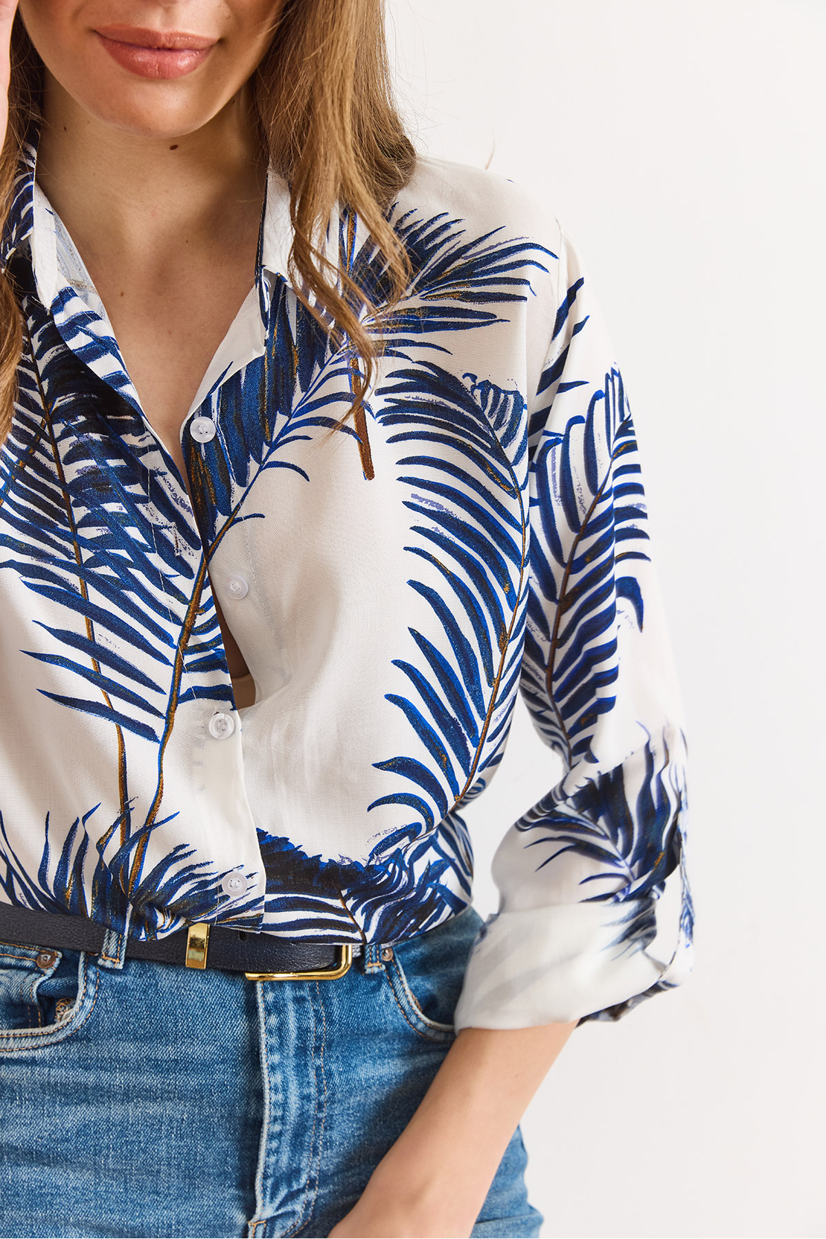 Olalook  Kadın Lacivert Desenli Kol Katlamalı Viskon Gömlek GML-19001403 - Görsel 3