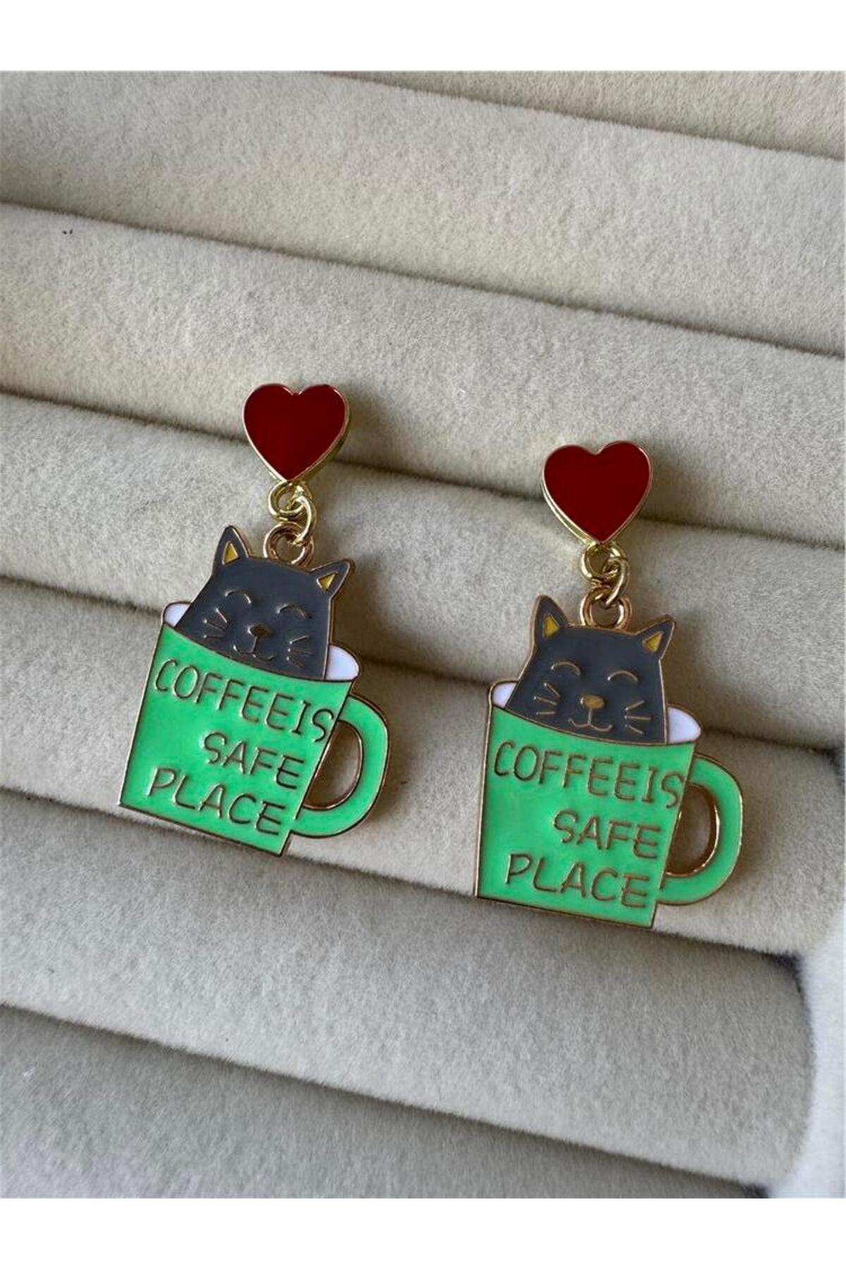 "Coffee Is Safe Place" Yazılı Yeşil Kupada Kedi Küpe