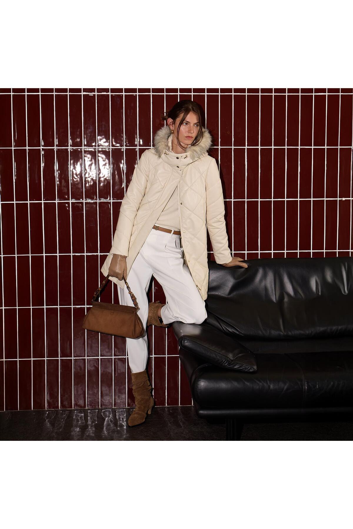 Desa Kadın Krem Hakim Yakalı Kapüşonlu Deri Mont