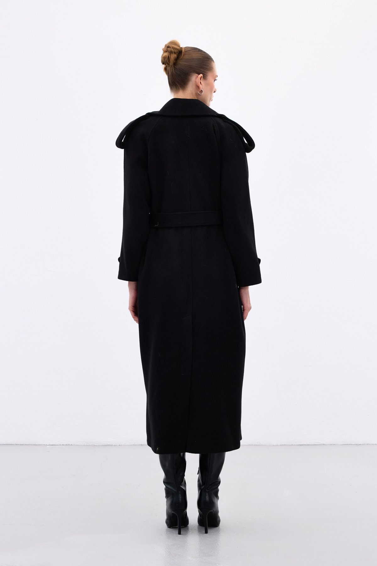 Sateen  Geniş Yaka Uzun Kaban - Siyah - Görsel 9