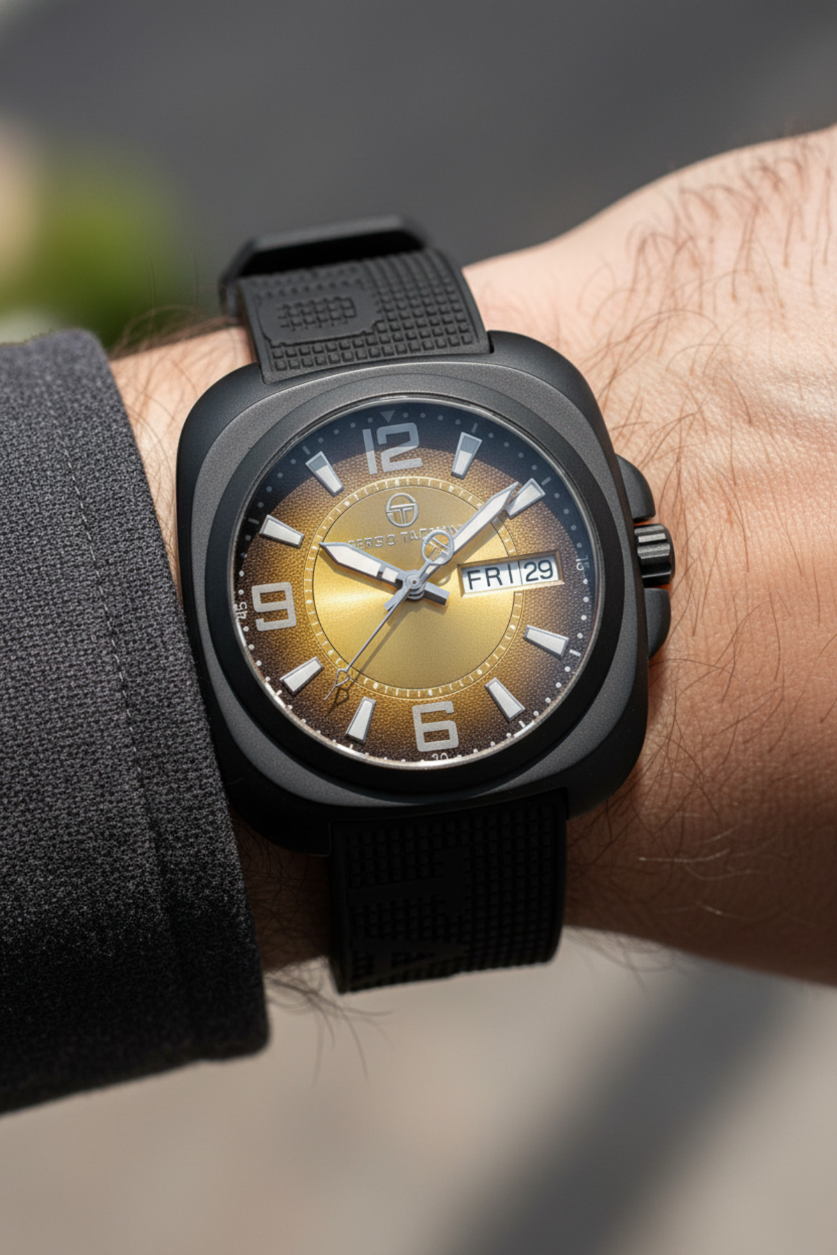 ساعت مچی مردانه بند سیلیکونی مشکی L.St.1.10092.2A