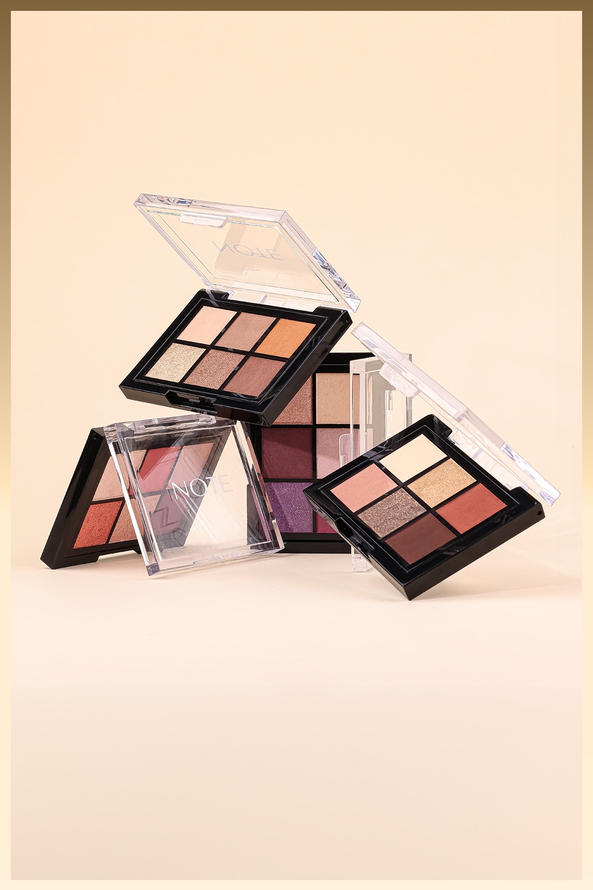 Eyeconic Eyeshadow Palette Mat ve Işıltılı Toz Göz Far Paleti - 03 Mars — رنگارنگ ESH EYECONIC PLT — تصویر 3 از 3