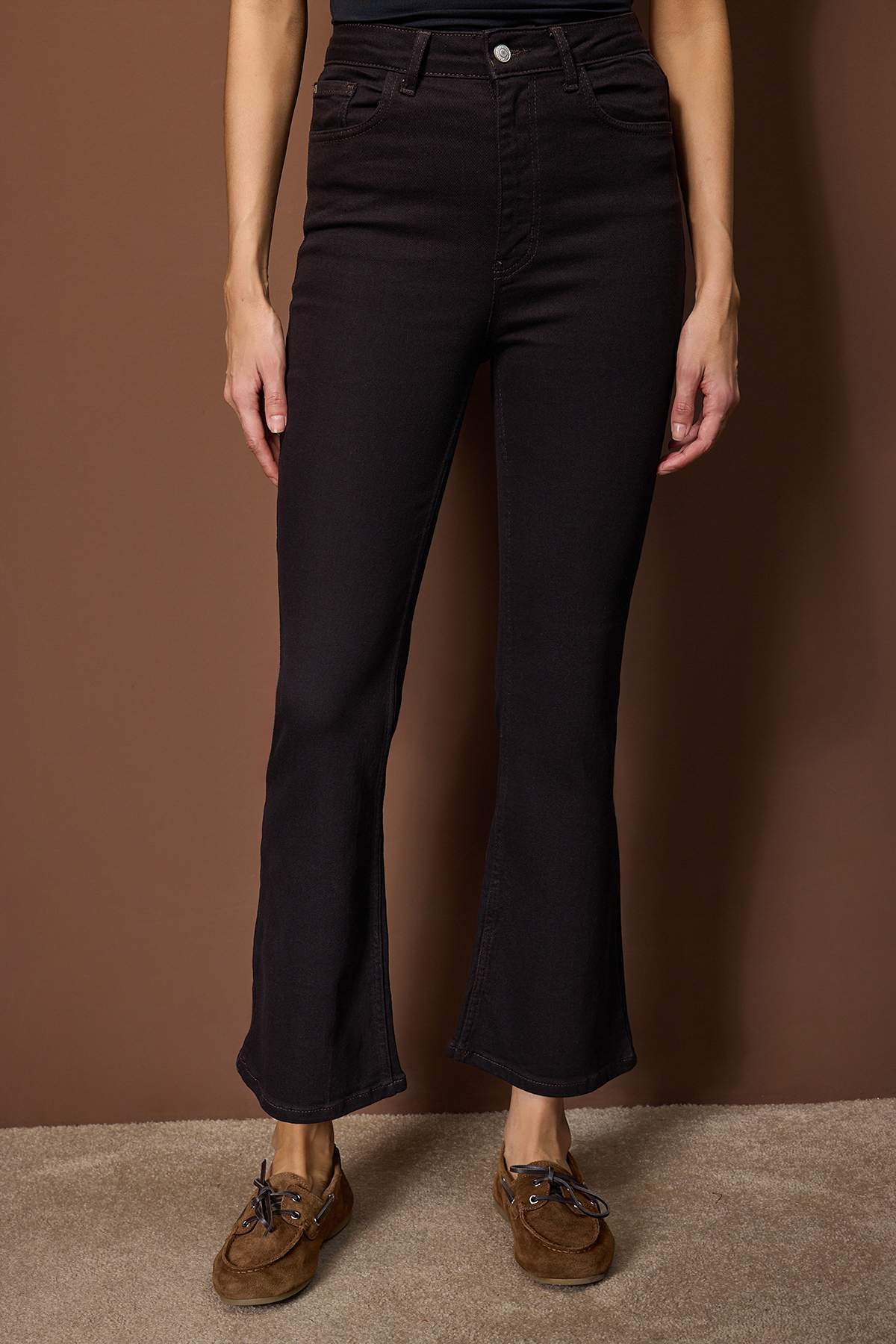 Trendyolmilla  Kahverengi Yüksek Bel Comfort/Esnek Crop Flare Jeans TWOAW26JE00278 - Görsel 3