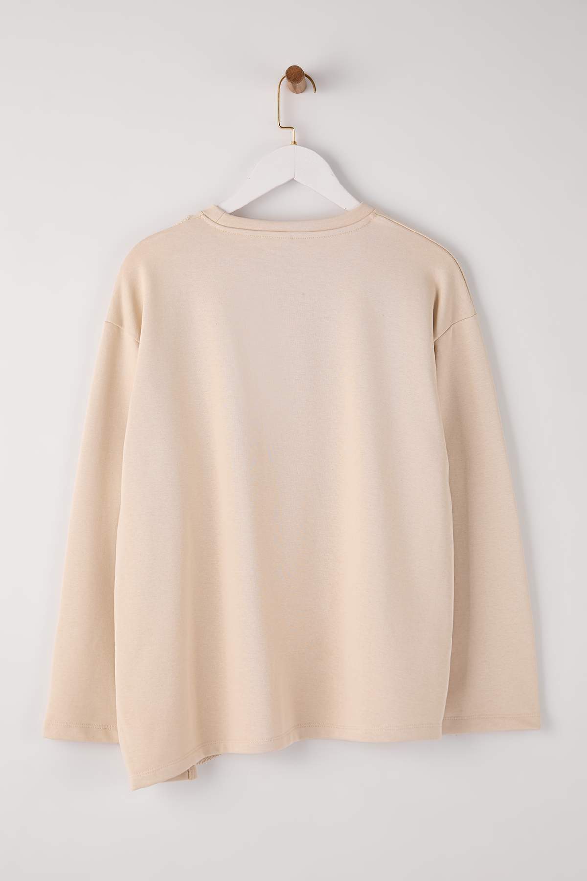 Trendyolmilla  Taş Triko Detaylı Bisiklet Yaka Relaxed Örme Sweatshirt TWOAW26SW00076 - Görsel 6