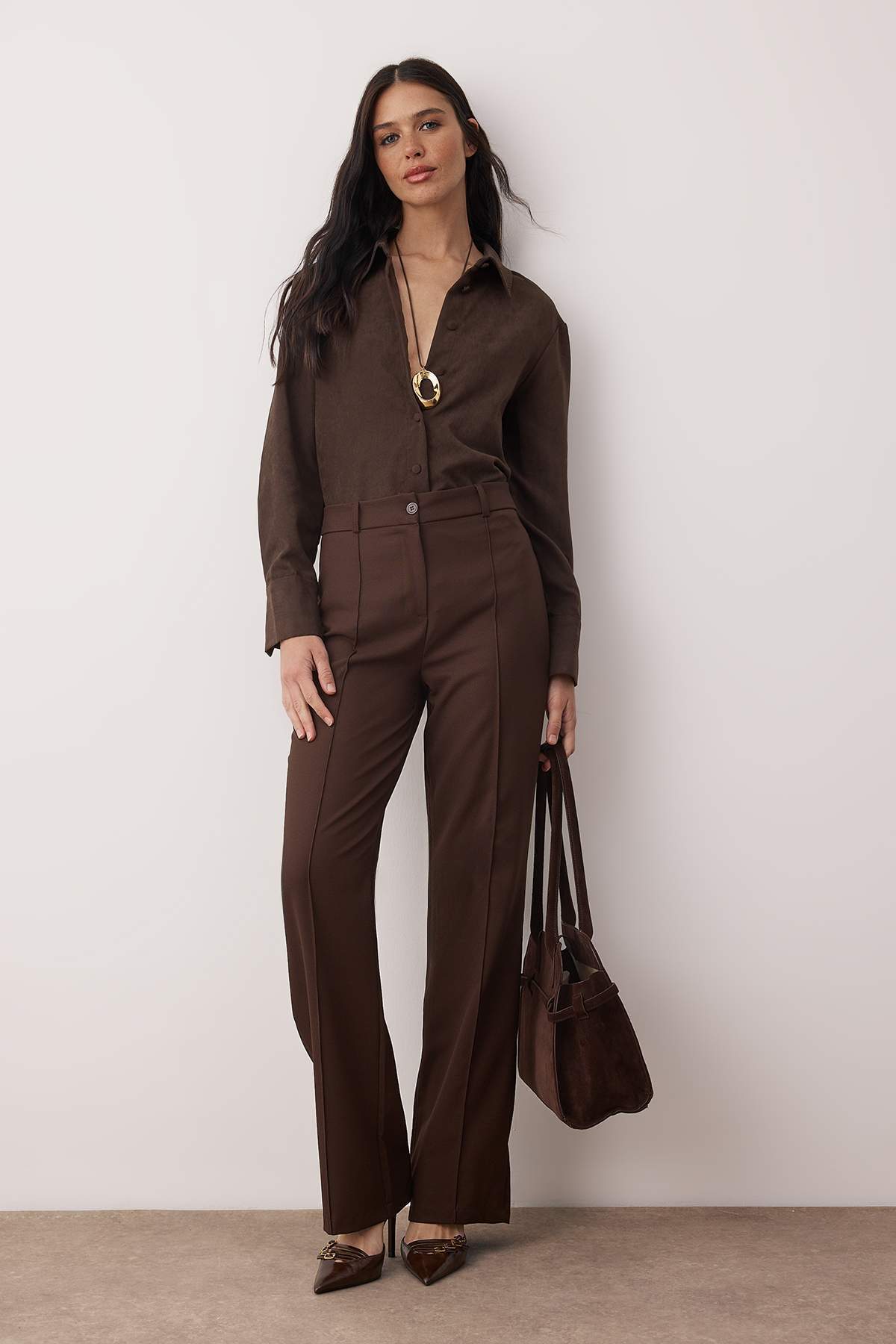 Trendyol Collection Dunkelbraune, gerade geschnittene, hoch taillierte, gerippte, gewebte Hose mit Nähten TWOSS21PL0093